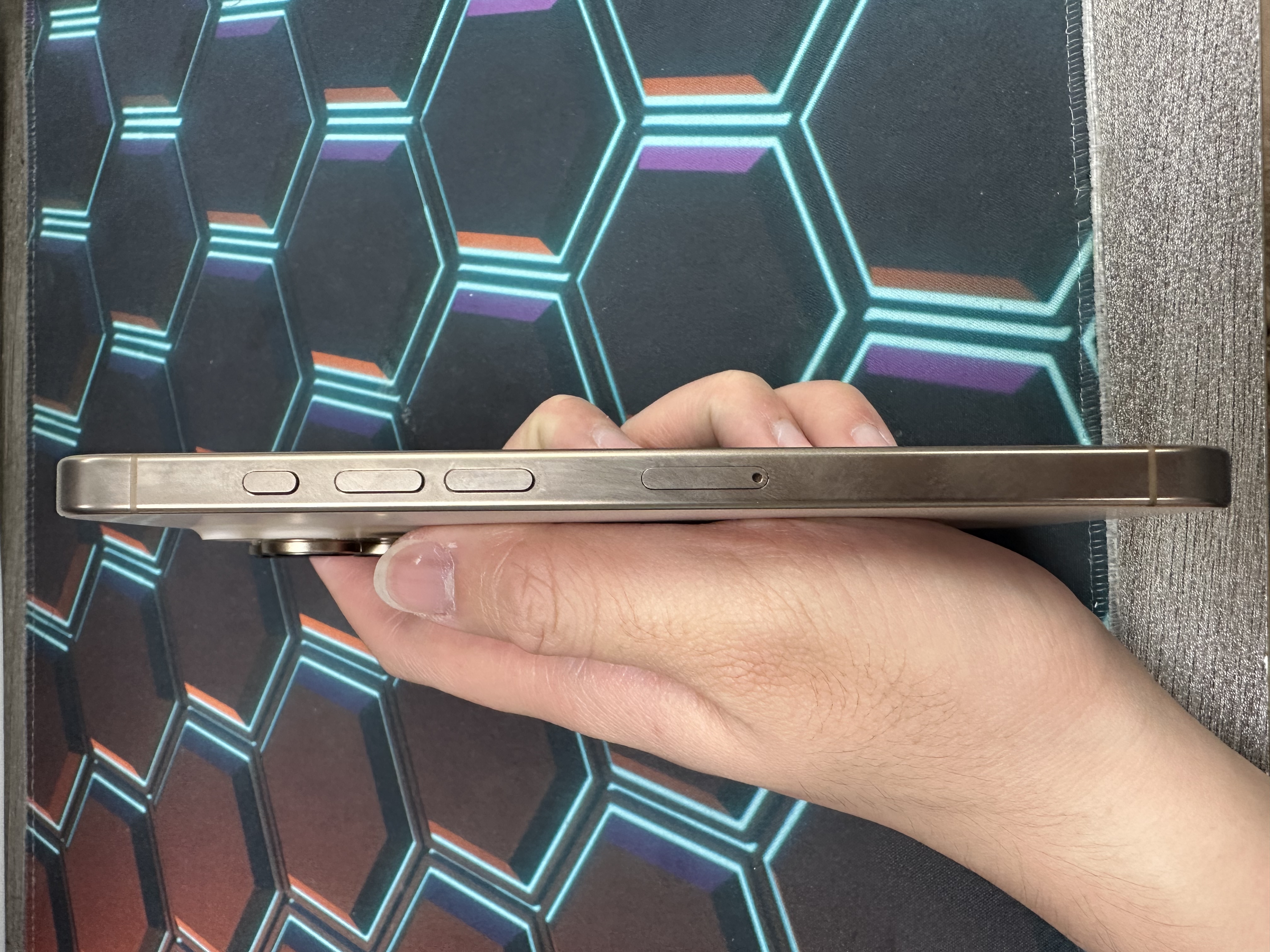 *8109 16 Pro Max 完美機 256GB 電100 沙色 Desert