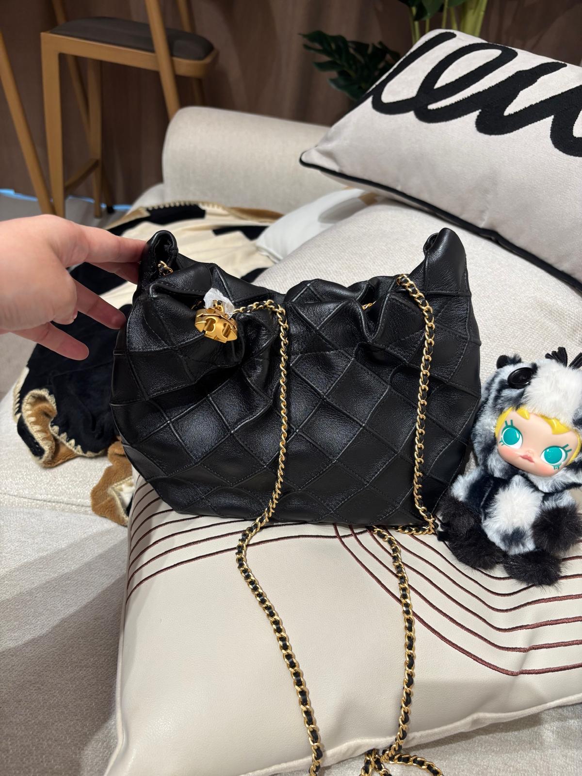 Tory Burch Chain Shoulder Bag Calfskin 100%Authentic, 99%New ✅Dust bag