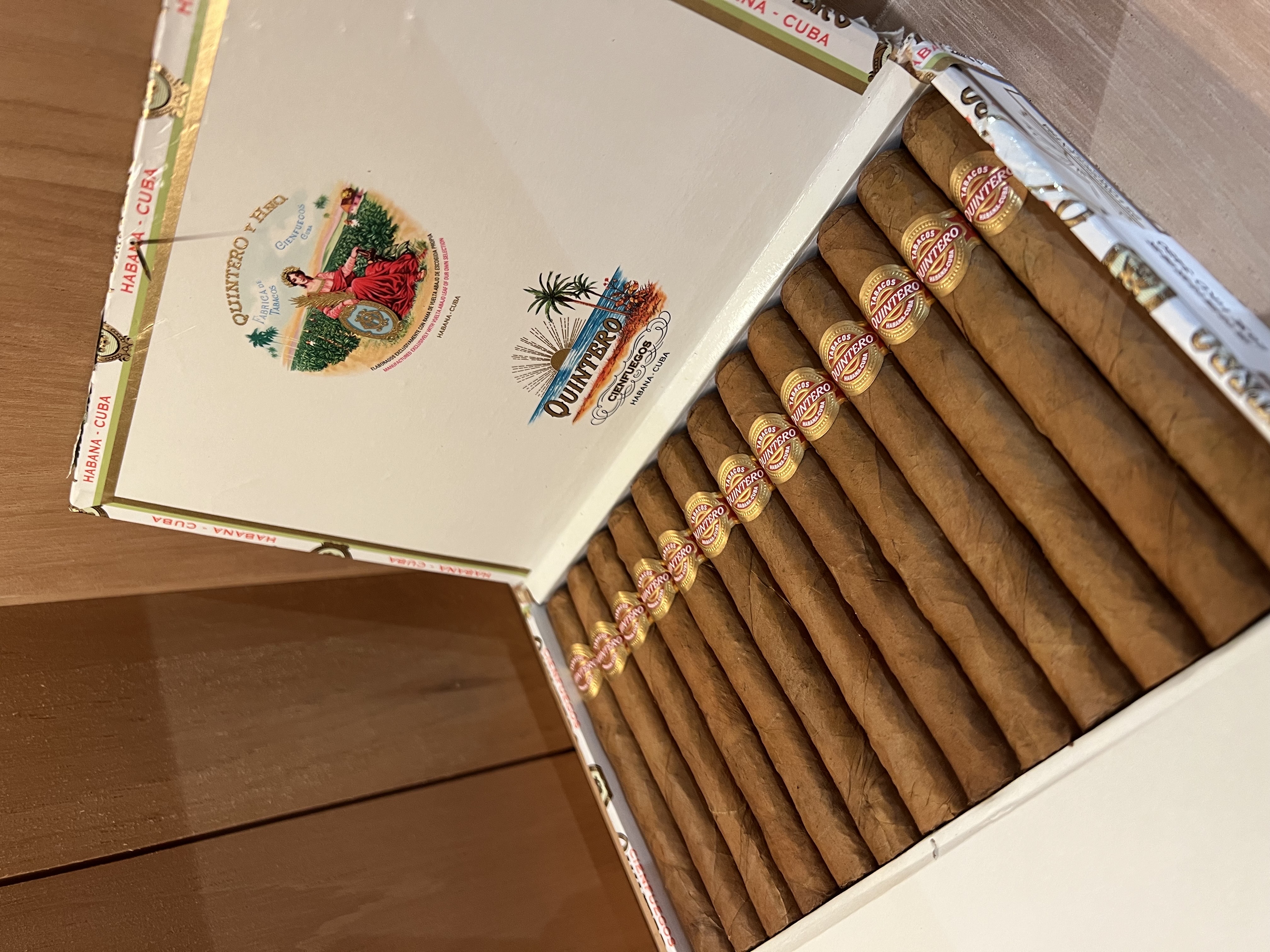 Quintero金特羅 Londres Extra特級倫敦 （25支）