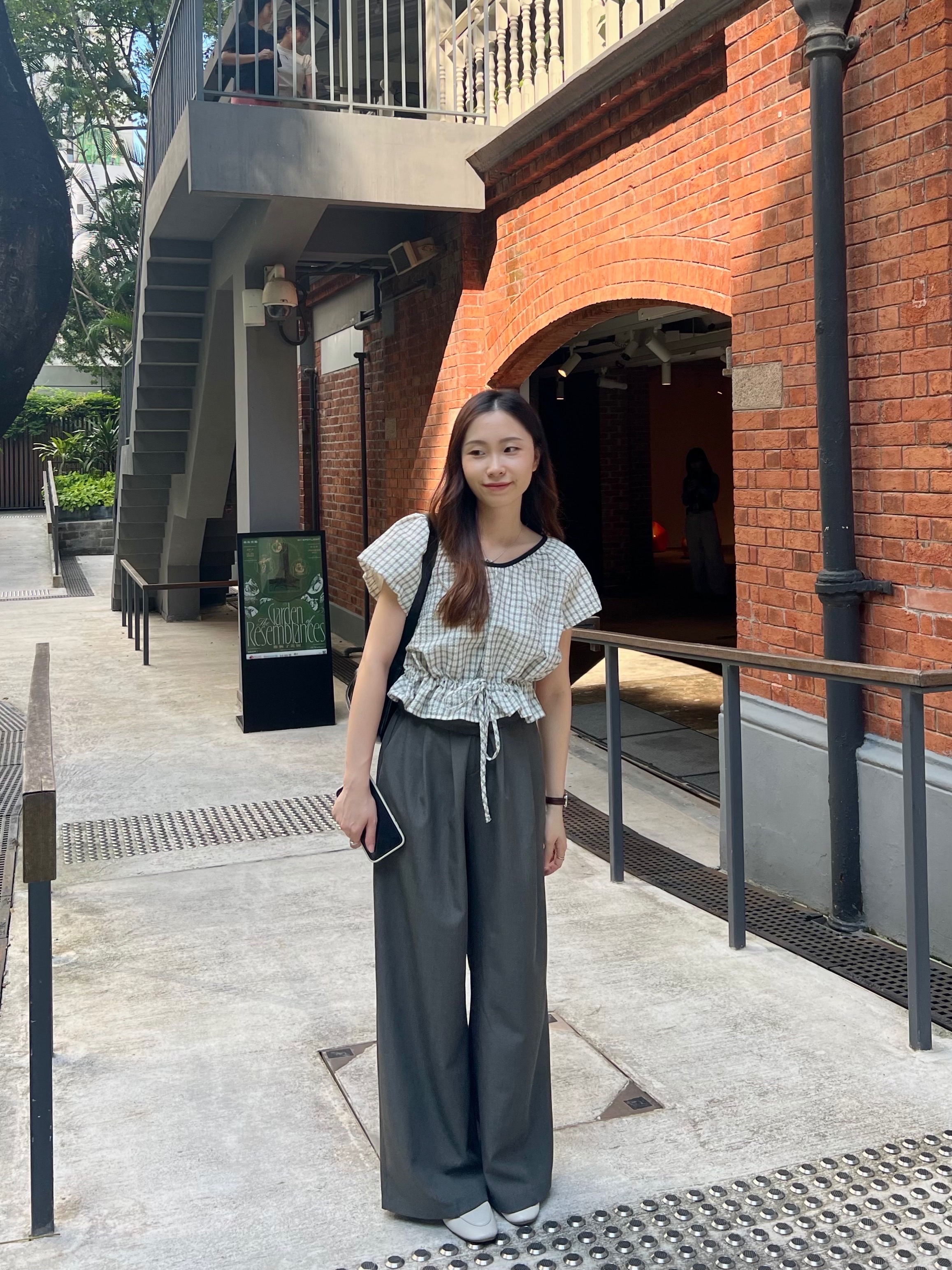 推薦 免熨寬鬆格紋blouse 