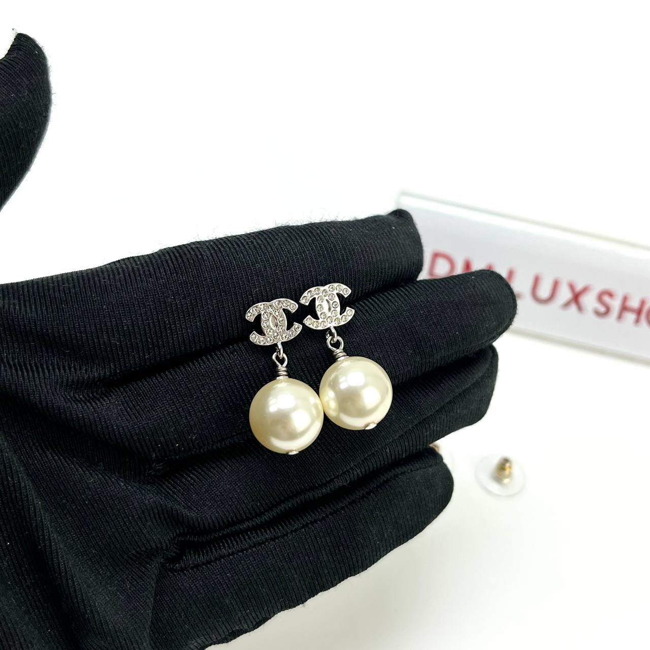 Chanel CC Pearl Drop Earings SHW 