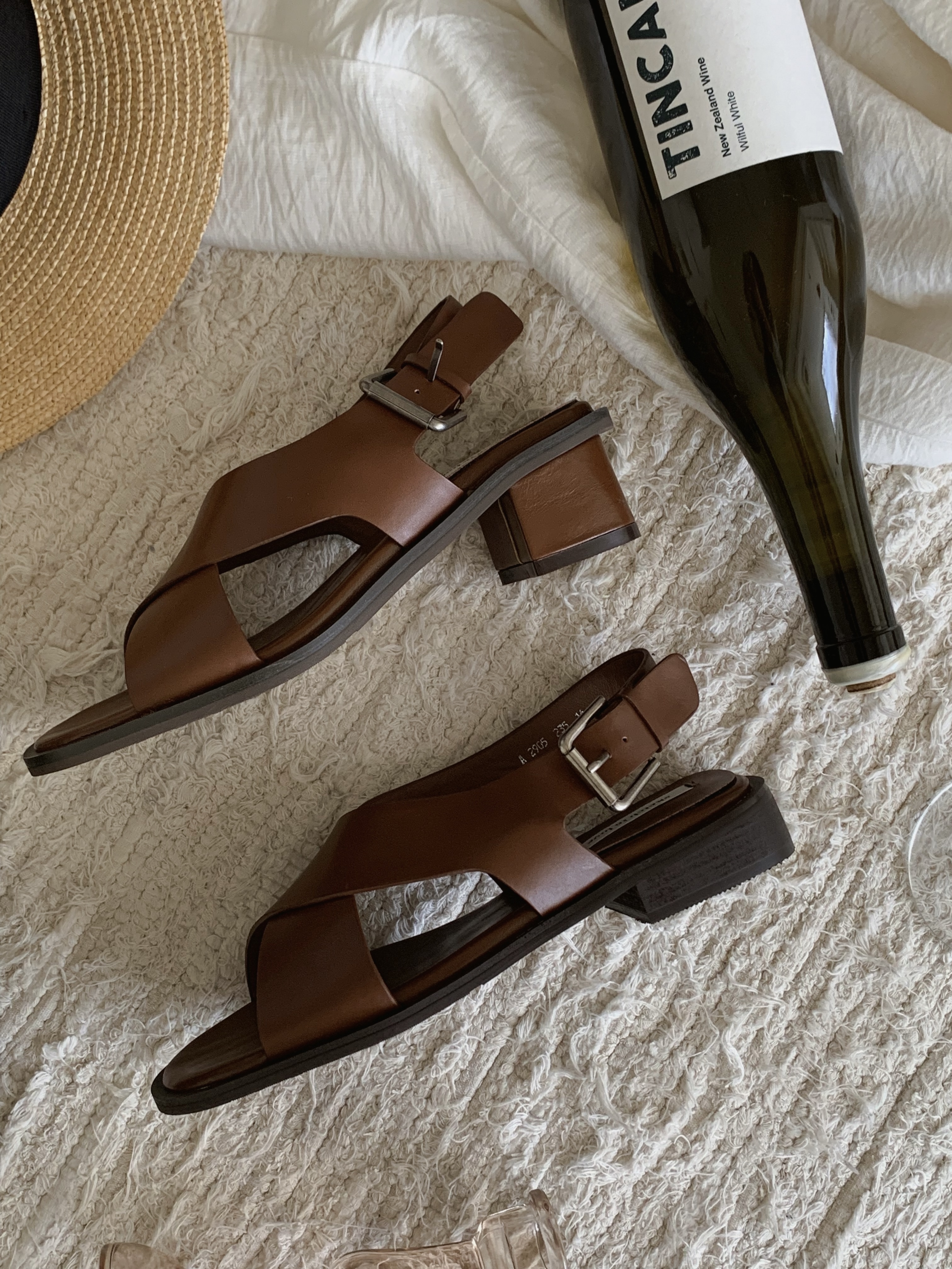 Cross Strap Sandals (2 colors)