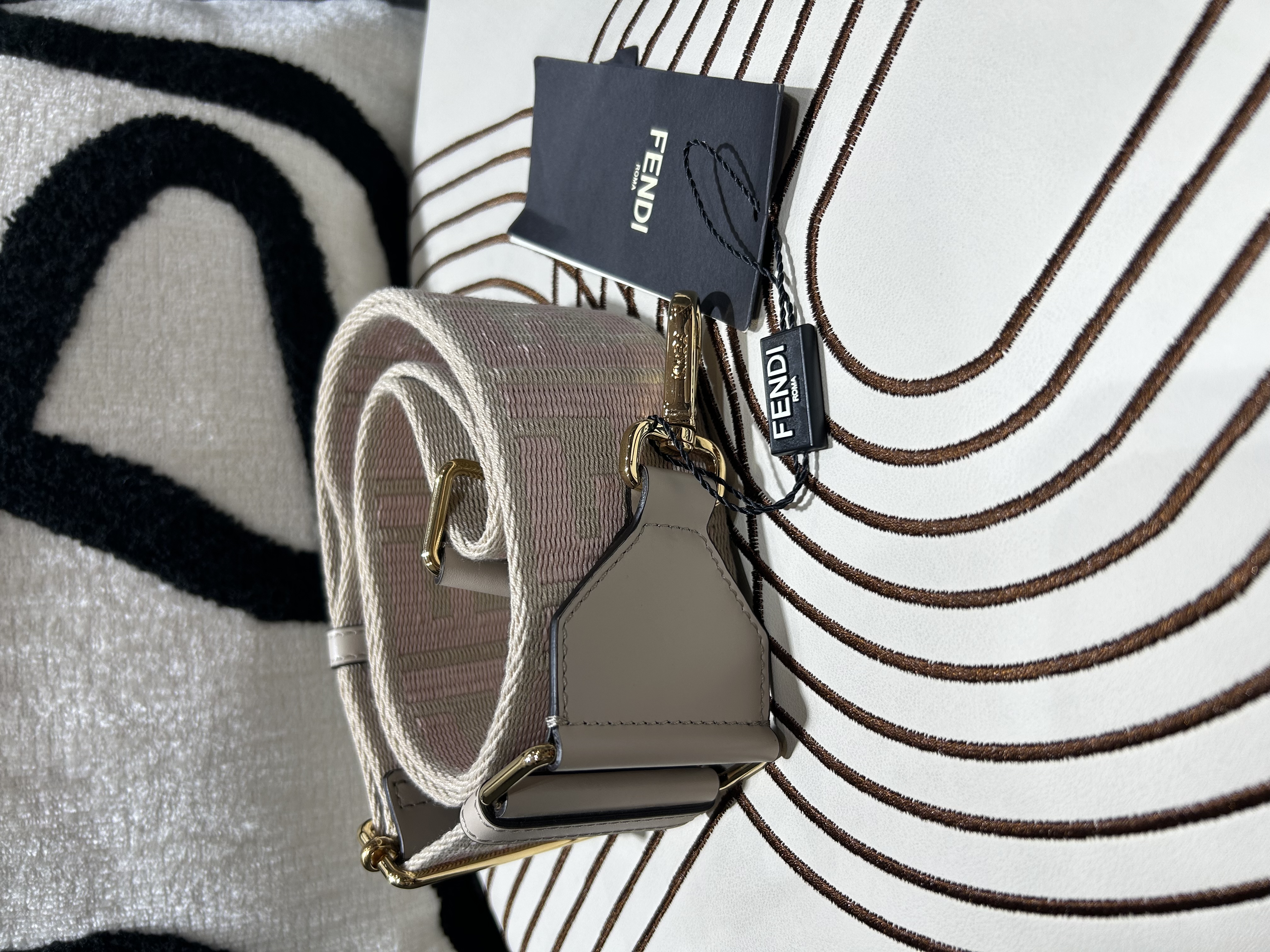 全新 Fendi Strap 手袋肩帶 100%Authentic, 全新貨品