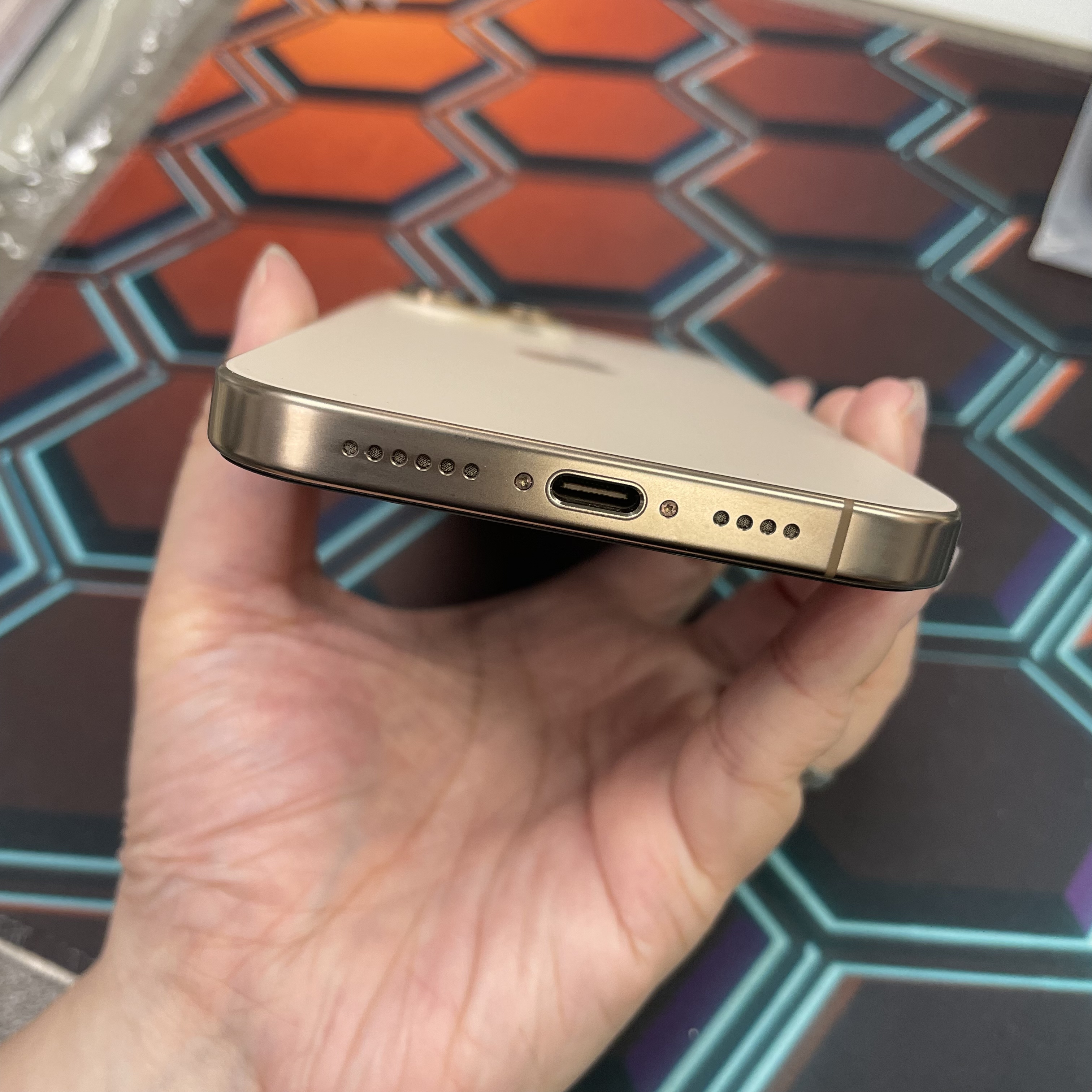 *8052 16 Pro max 完美機 256GB 電84 沙色 gold