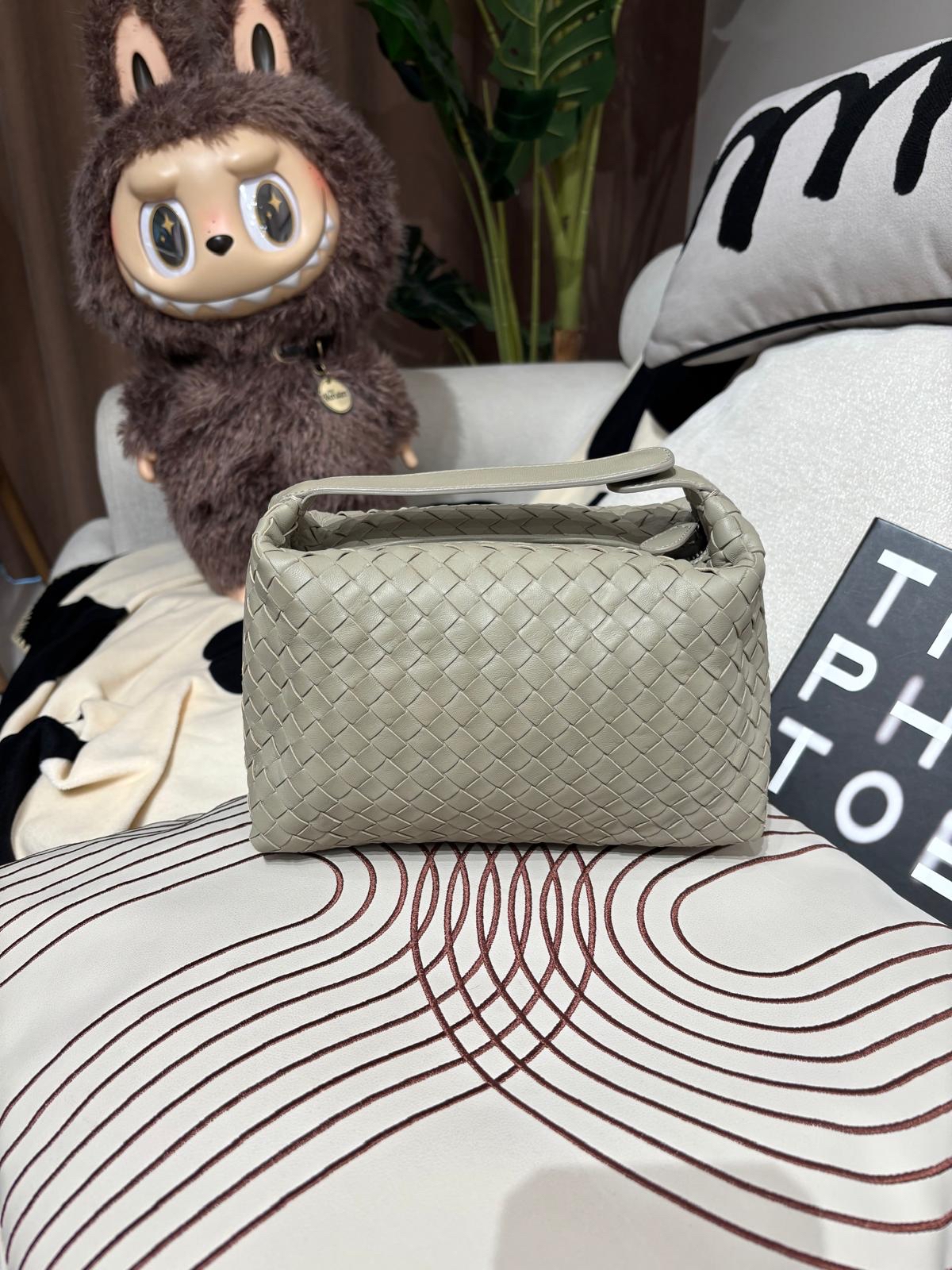 Bottega Veneta BV 飯盒包 100%Authentic, 98%bew ✅dust bag 