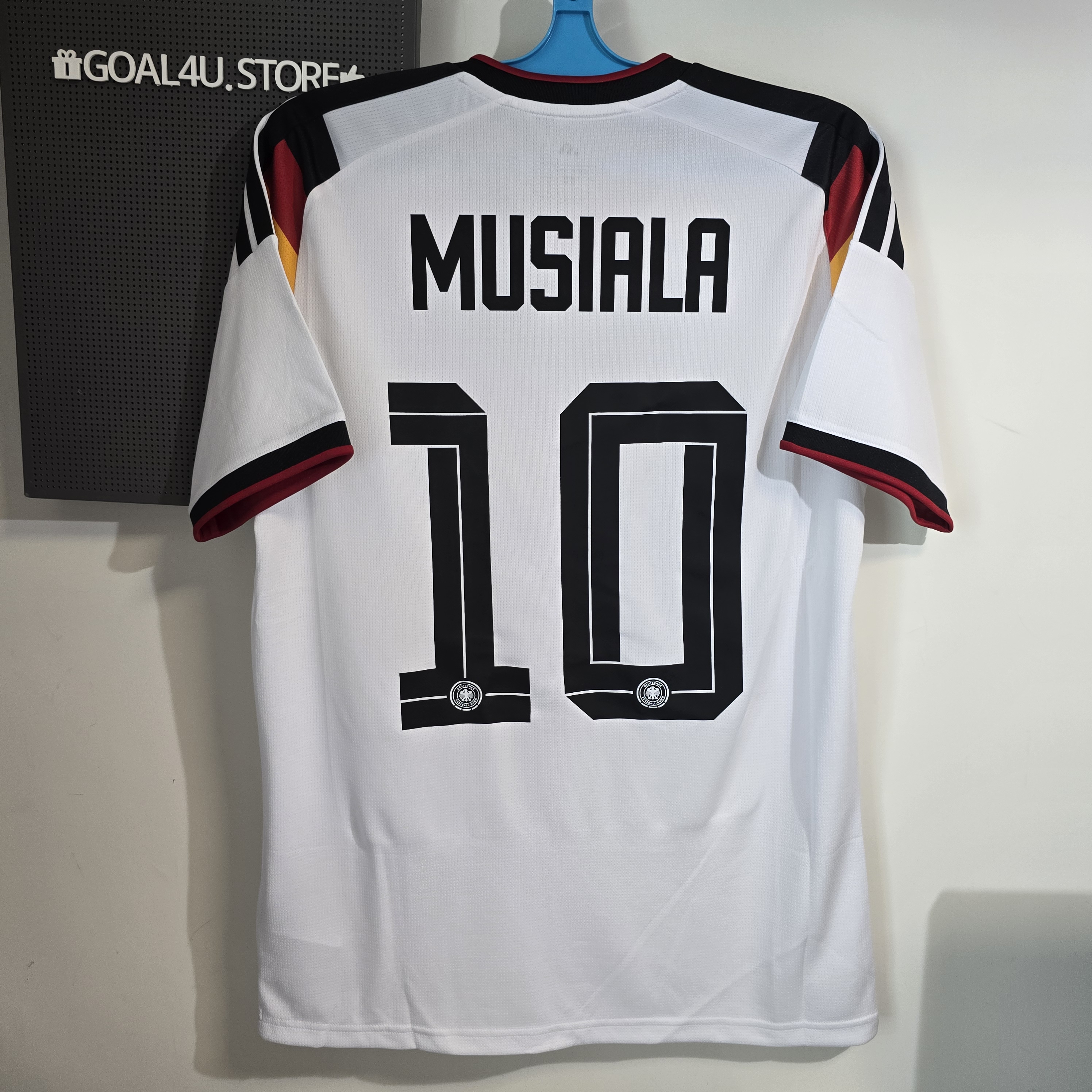 #部分碼現貨 ⚪⚫🟥🟨 向冠軍榮耀致敬的最後戰袍  Adidas Germany 德國 2025-26 主場球迷版球衣 (可加印球員印字及臂章) KD8363