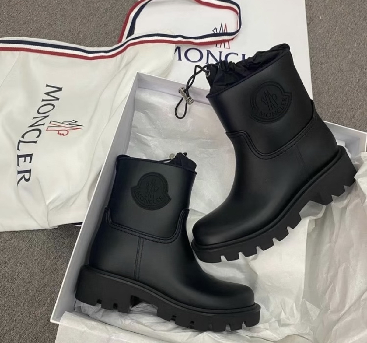 訂定雨靴迎接雨季🌧️  優惠價‼️訂貨📮Moncler 可束繩雨靴 Size 36/37/38/39/40