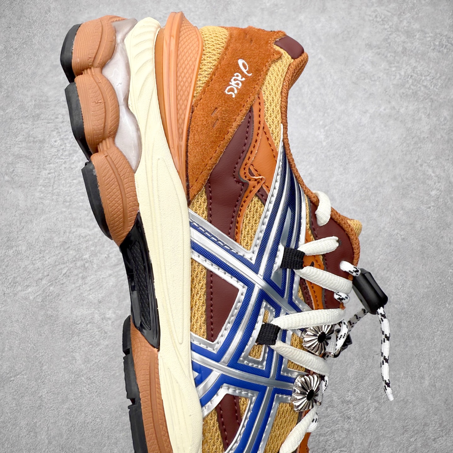 Toga x Asics Gel-Cumulus 16