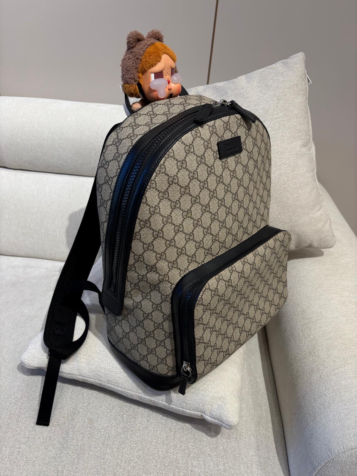 Gucci GG supreme Backpack 406370  100%Authentic ,98%new✅dust bag 