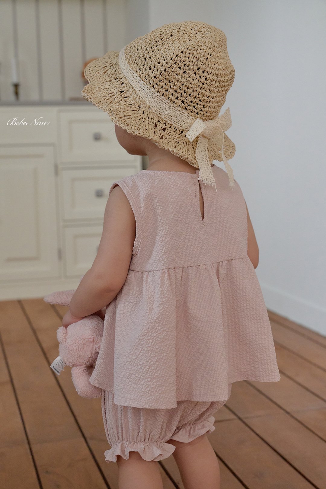 ☀️預訂 韓國直送☀️🇰🇷Bebenine兩色方領背心束腳短褲套裝