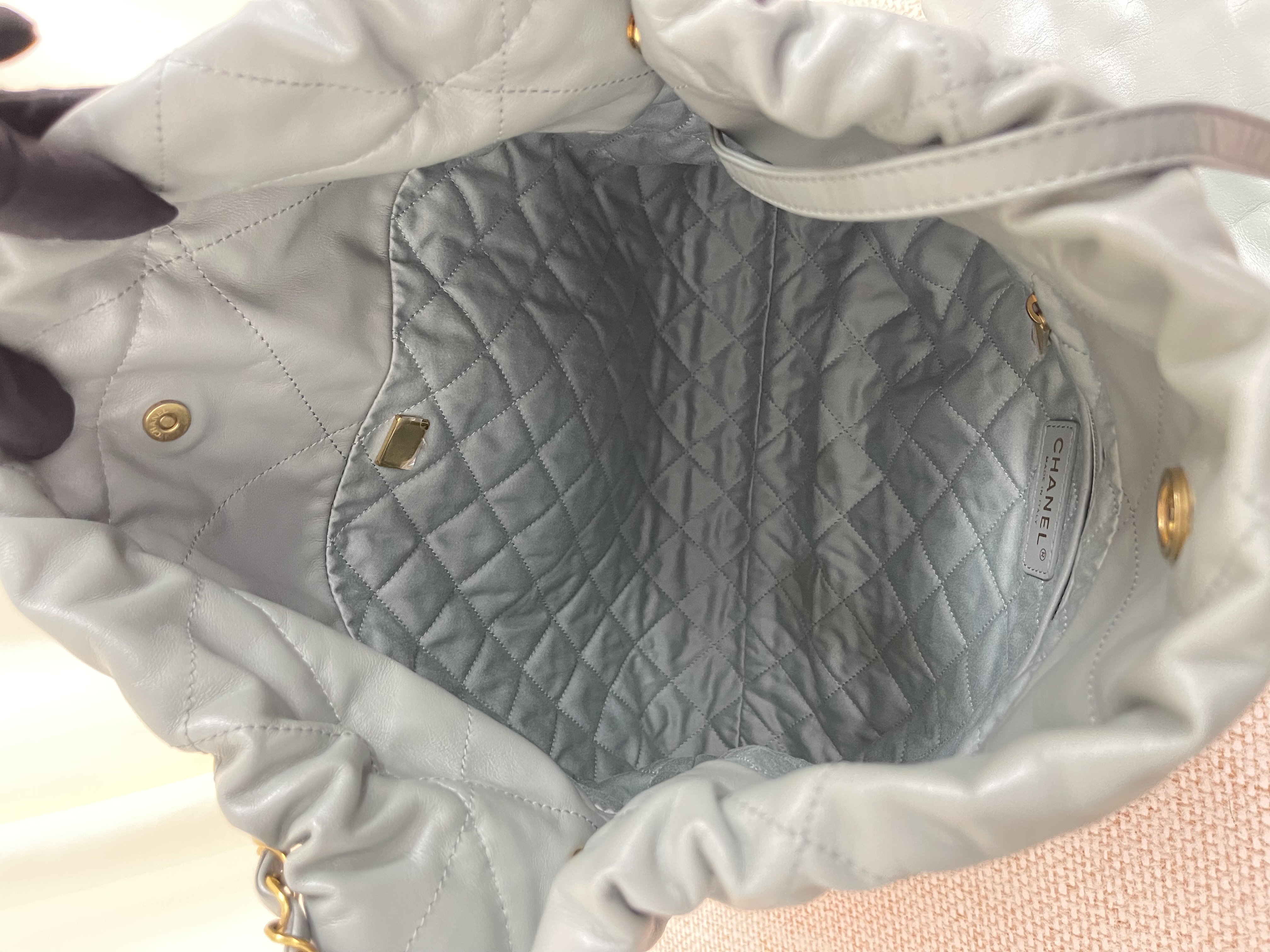 Pre-owned Chanel 22Bag/ Product Code: 26043005