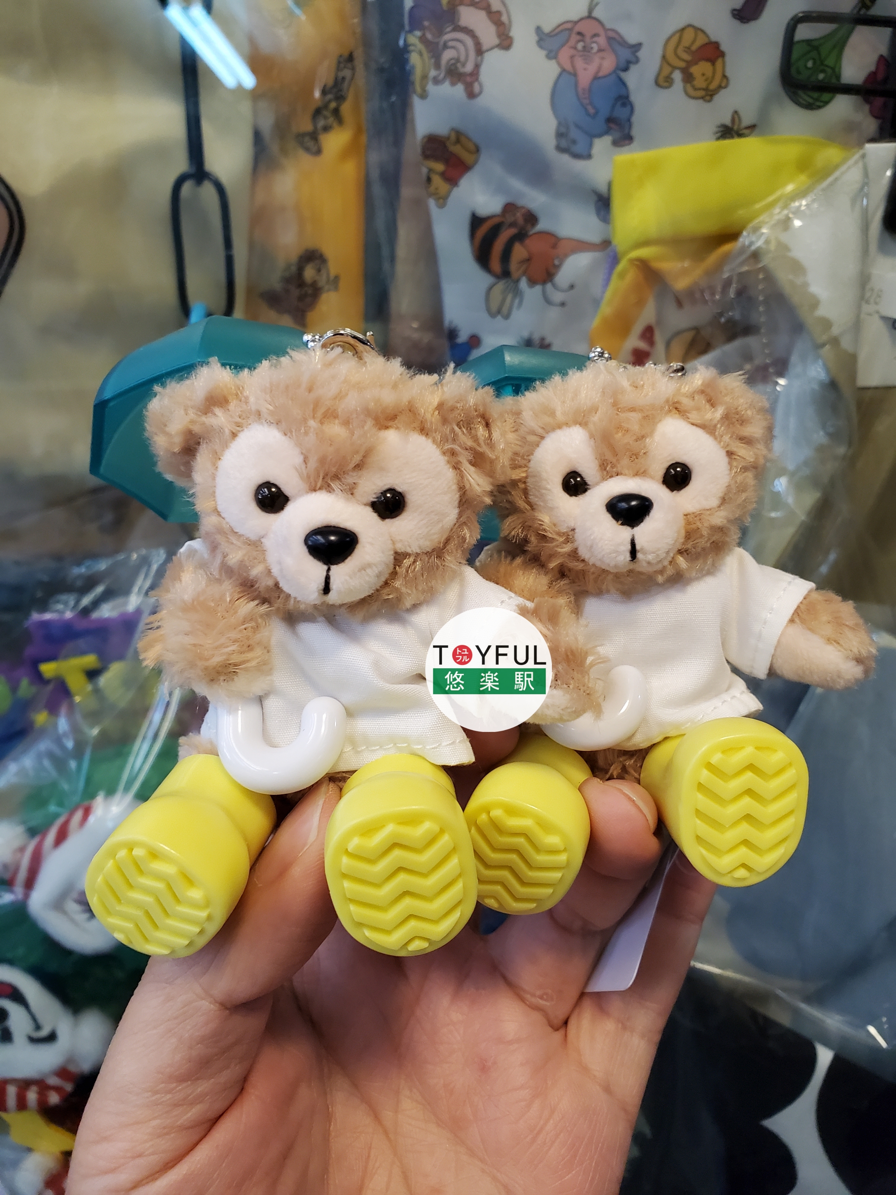 [現貨] [東京迪士尼] Beautiful Rainy Day|坐款吊飾 {TF220506C}