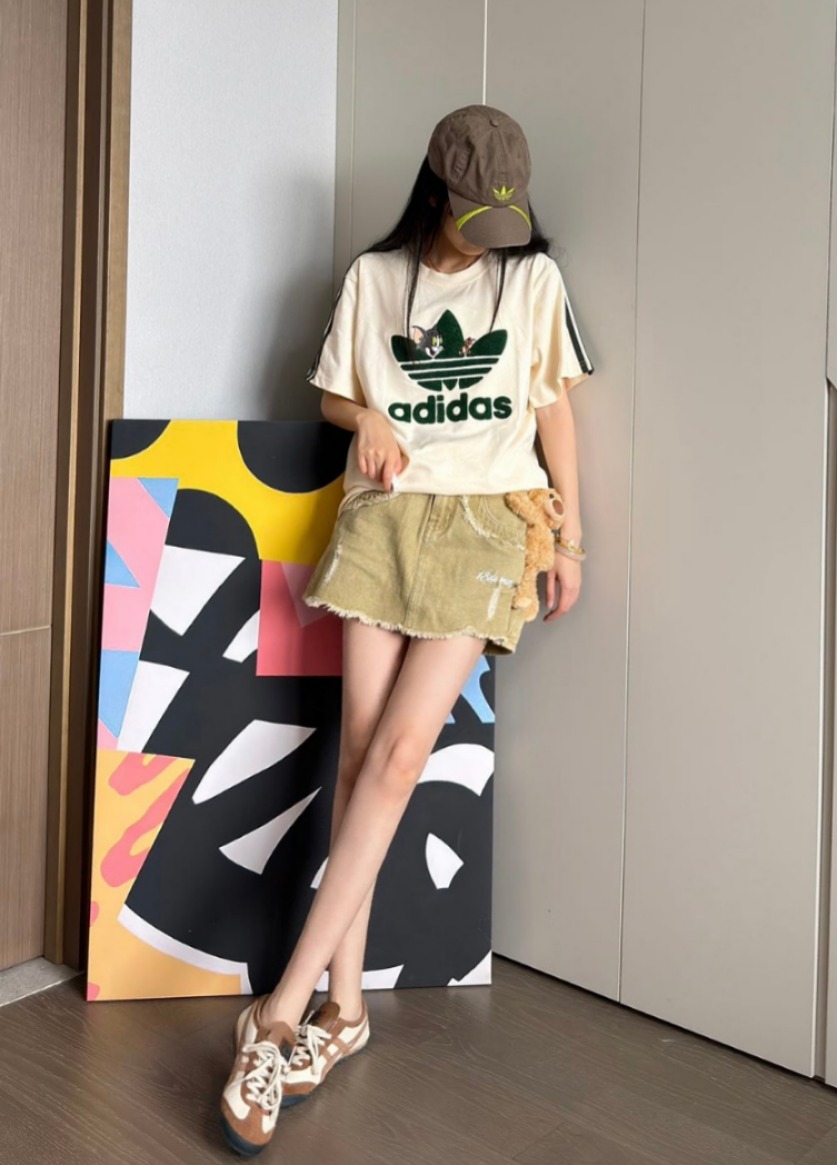 2件起各減$ 10。AD純棉毛巾繡親子裝(成人碼)