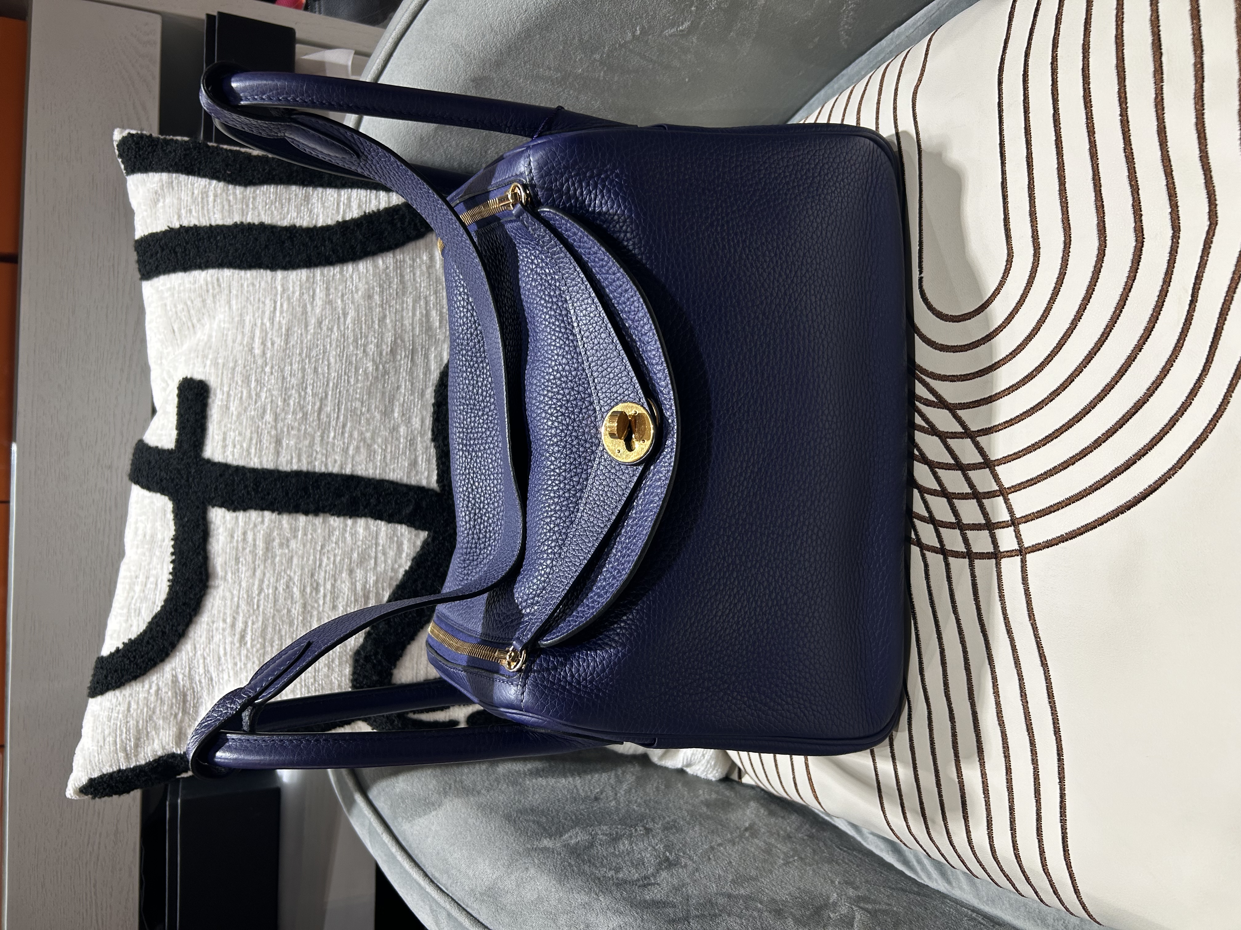 Hermes Lindy 30 墨水藍 stamp C 100%Authentic, 95%New ✅Dust bag