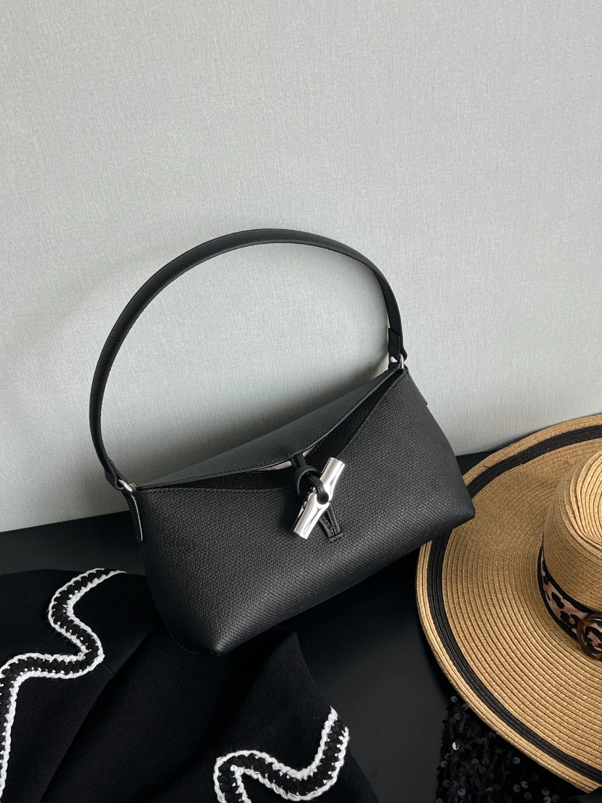Longchamp Roseau竹節扣腋下單肩包（100%真皮）