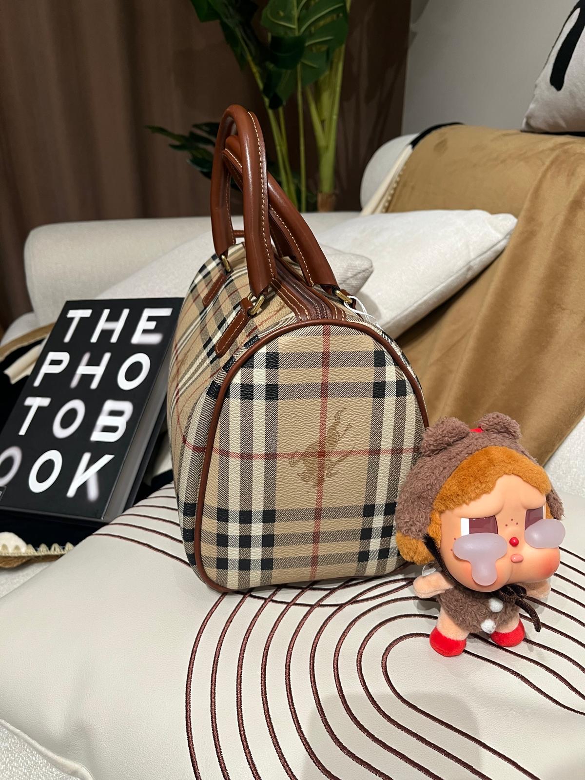 Burberry Boston bag ,100%Authentic ,98%new 