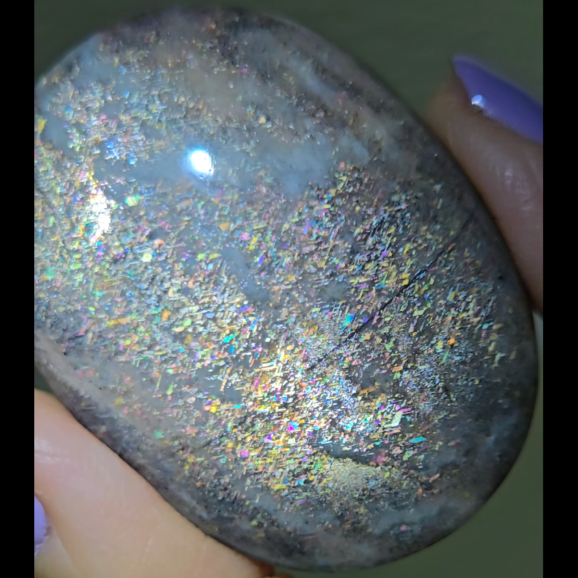 Rainbow lattice black sunstone palm stone - SM601