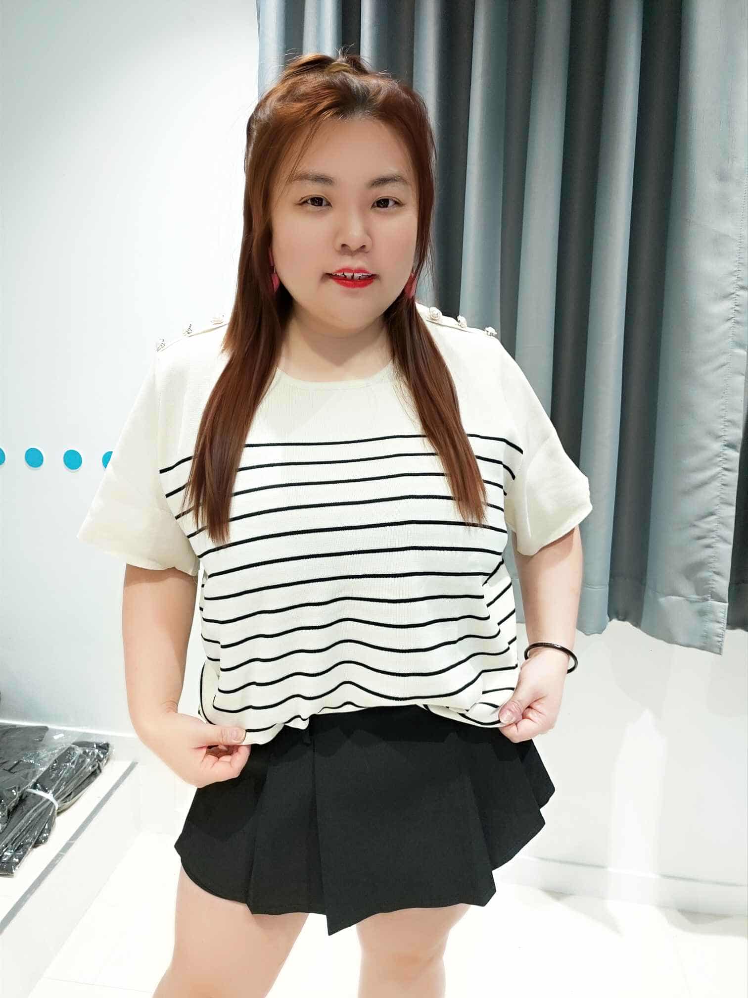 ENC13 DSF07 肩珍珠钮设计针织上衣