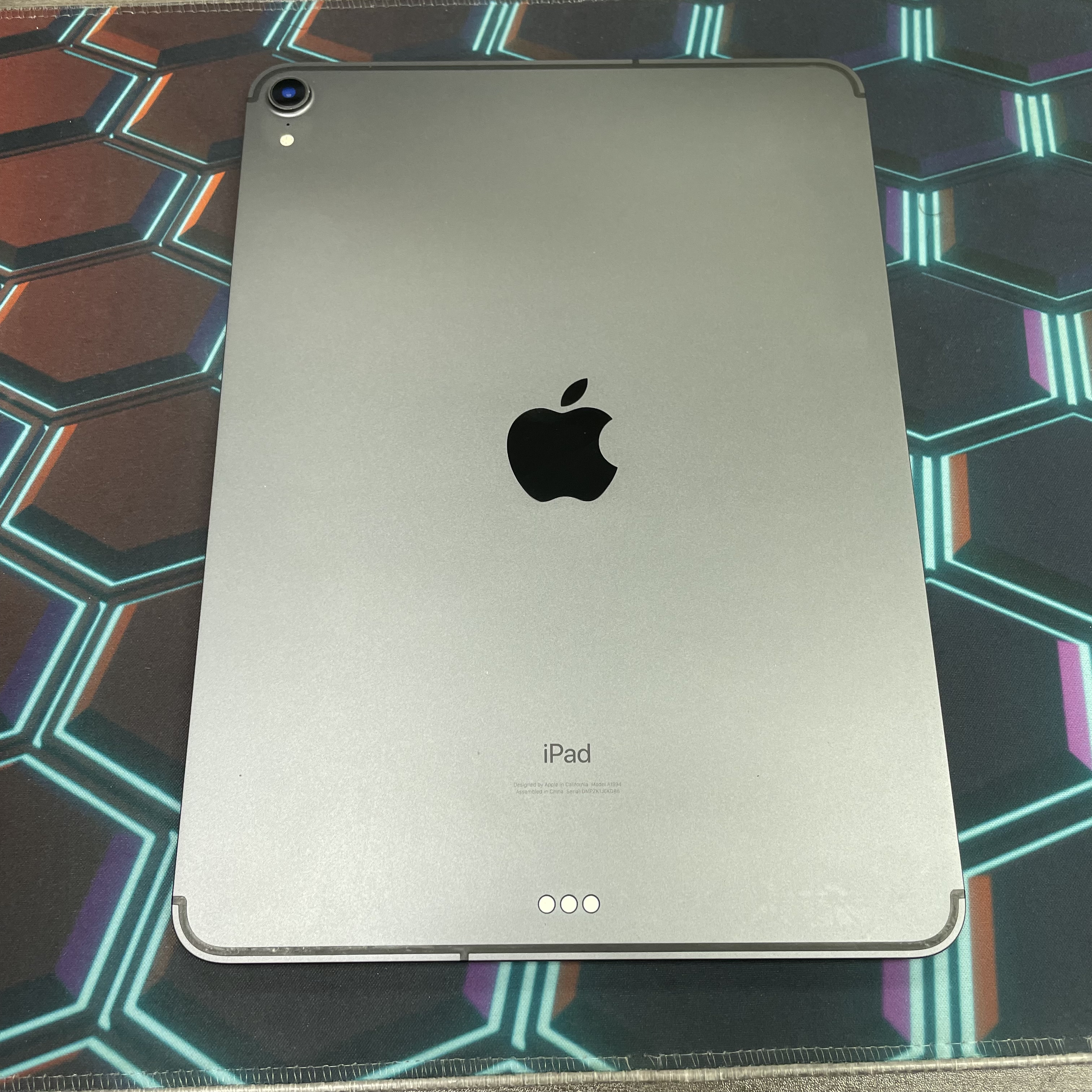 *775488 iPad Pro 1代 11吋 勁靚機 256GB 插卡版 灰色 gray