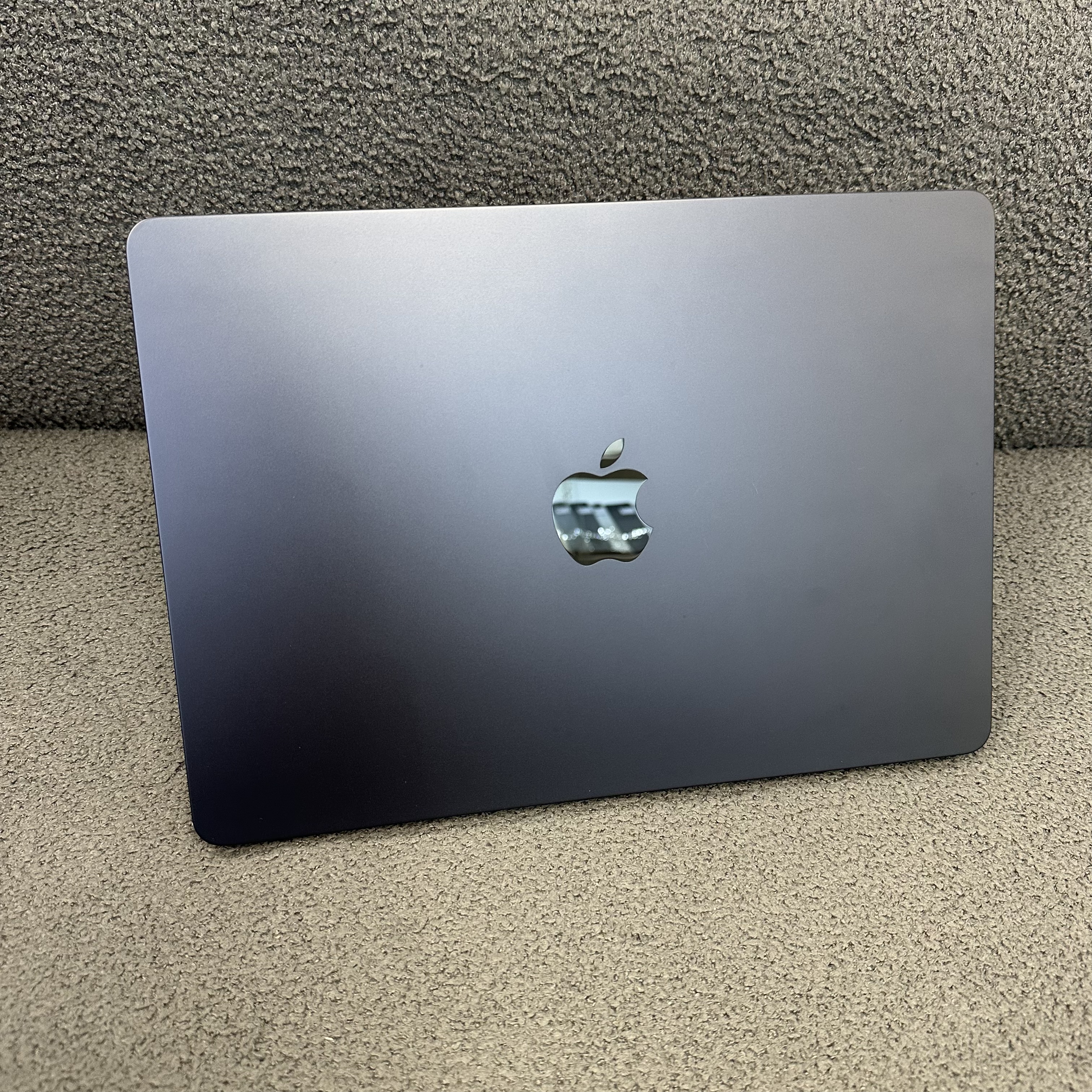 #5636  （超輕薄🔥MacBook M2 Air )APPLE  MacBook Air M2 2023 M2 CPU/8GB Ram/512GB SSD/8核心GPU/Liquid Retina Mon/13.6吋/藍色/ Gaming Laptop / Notebook/ PC / Laptop / MacbookAir / MacBook Pro / MacBookPro