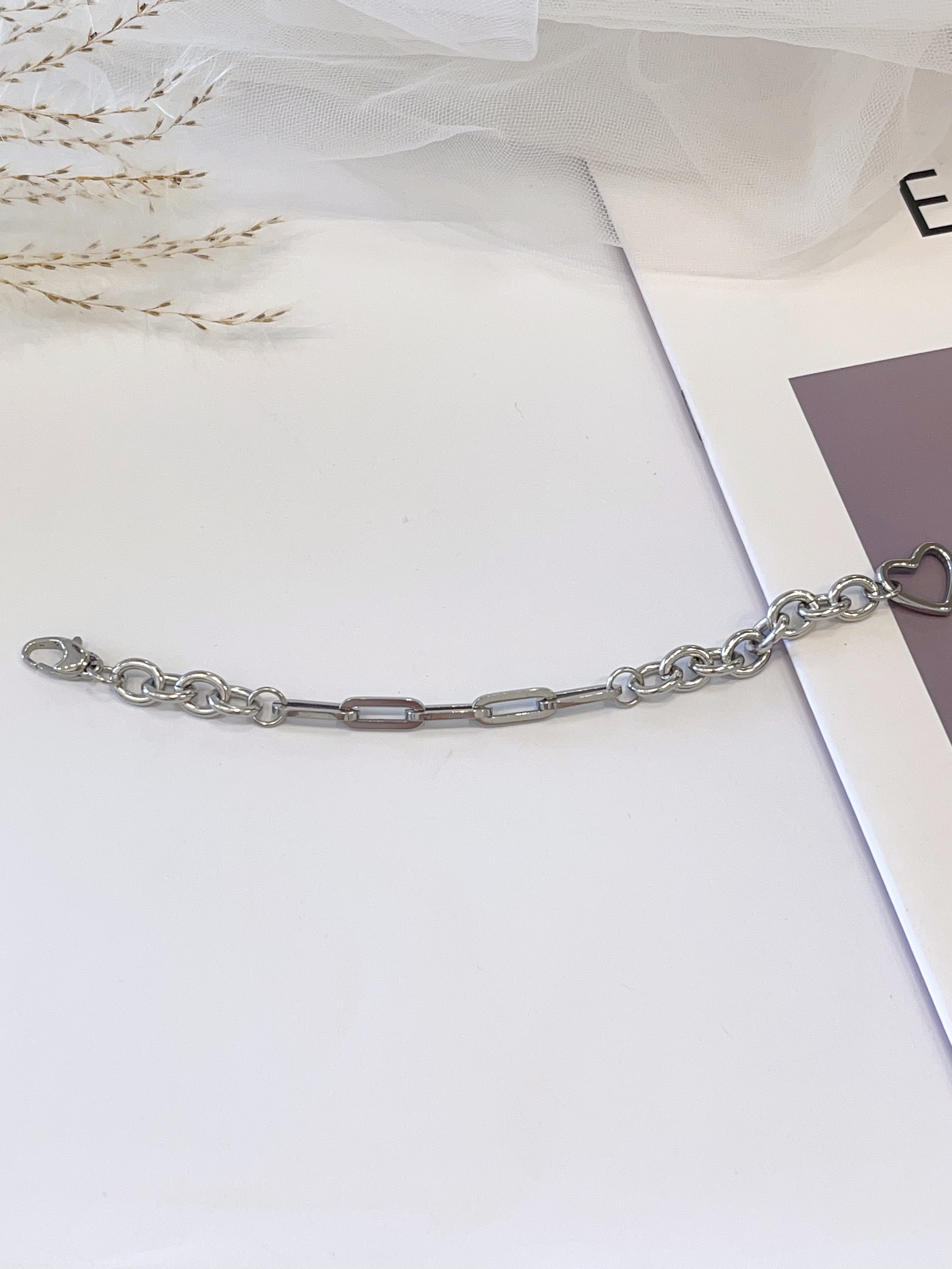 爱心扣设计钛钢手链