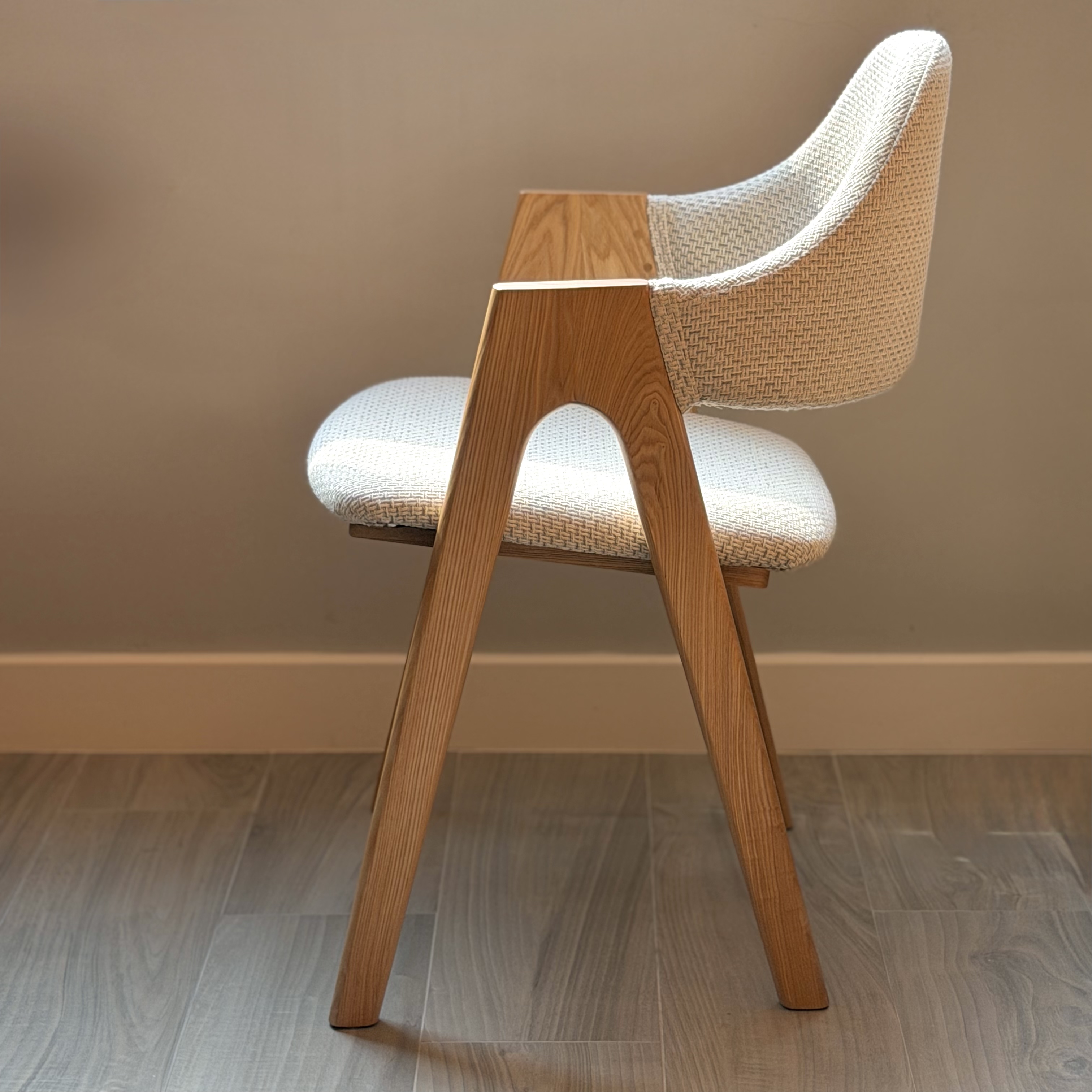 陳列品清貨 TAI Arm Chair 