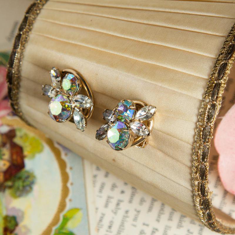 1950s American Designer Quality Aurora Borealis Rhinestone Clip Earrings (za099)