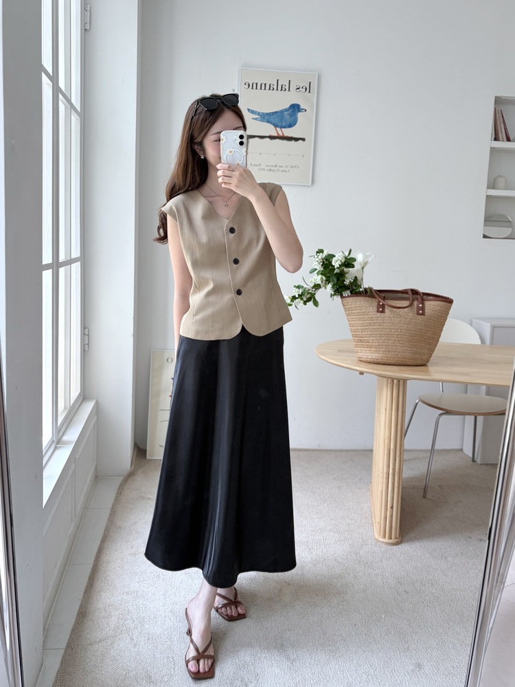 Signature Linen Blend Vest (Camel)