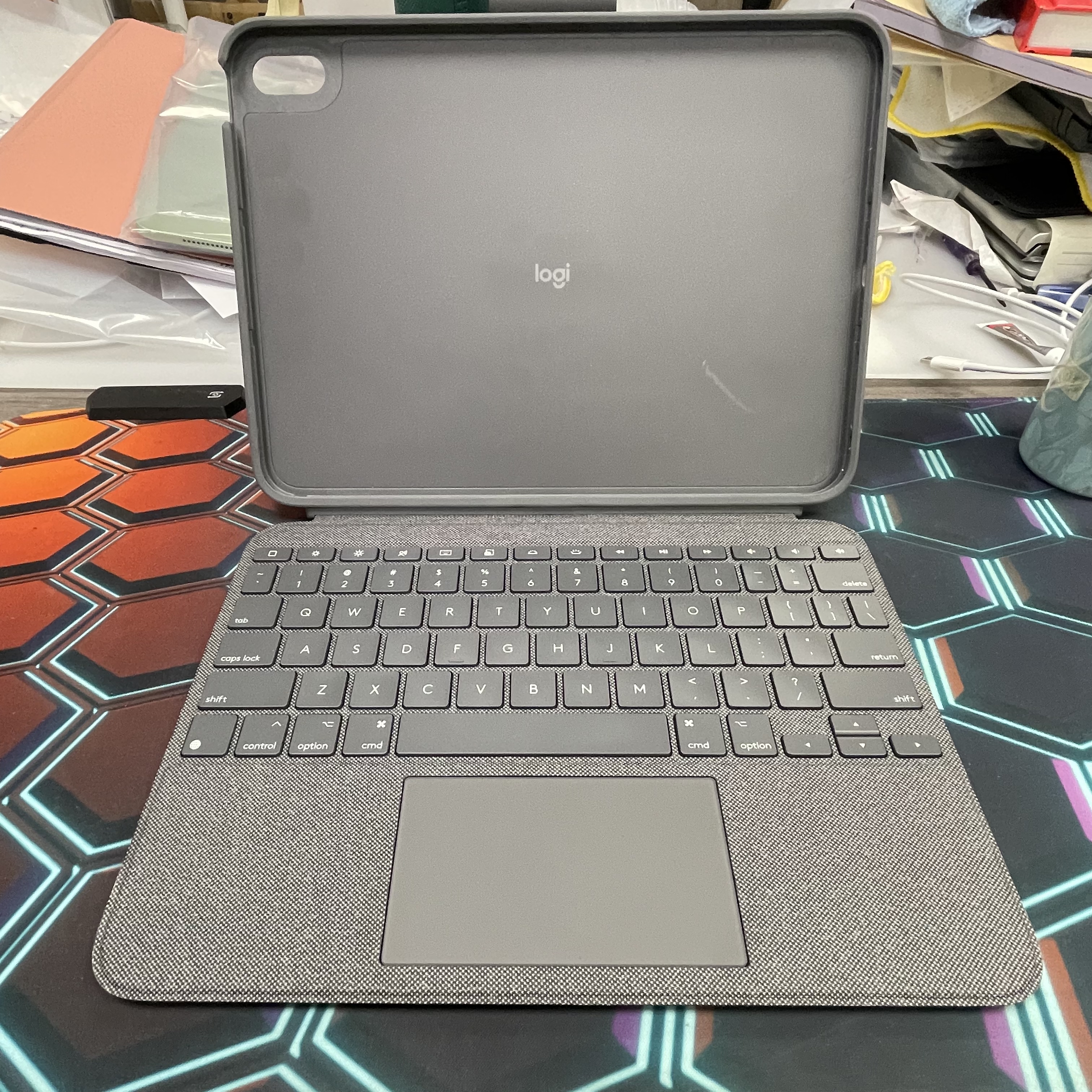 *8192 Logitech Combo Touch Keyboard 11吋 for iPad 10 & 11