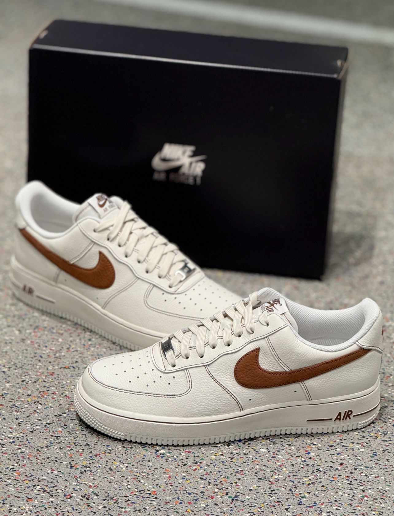 HQ2037-101 Nike Air Force 1 Low ‘07 LV8  Ivory Saddle Brown HQ2037-101