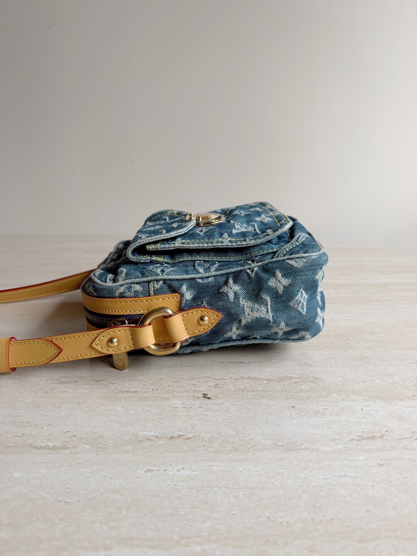 【預訂貨品】LV丹寧牛仔藍老花相機包