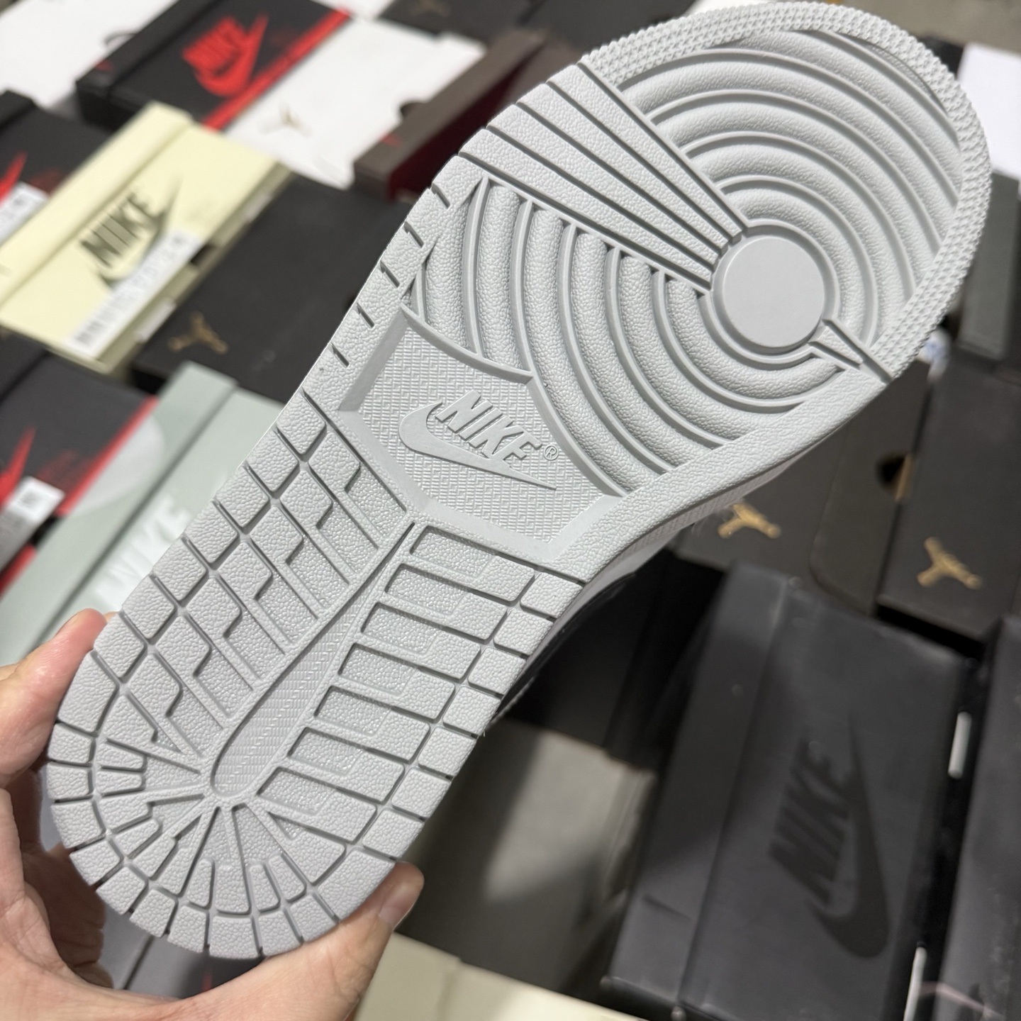 Nike Air Jordan 1 Low "Shadow Toe" 553558-052