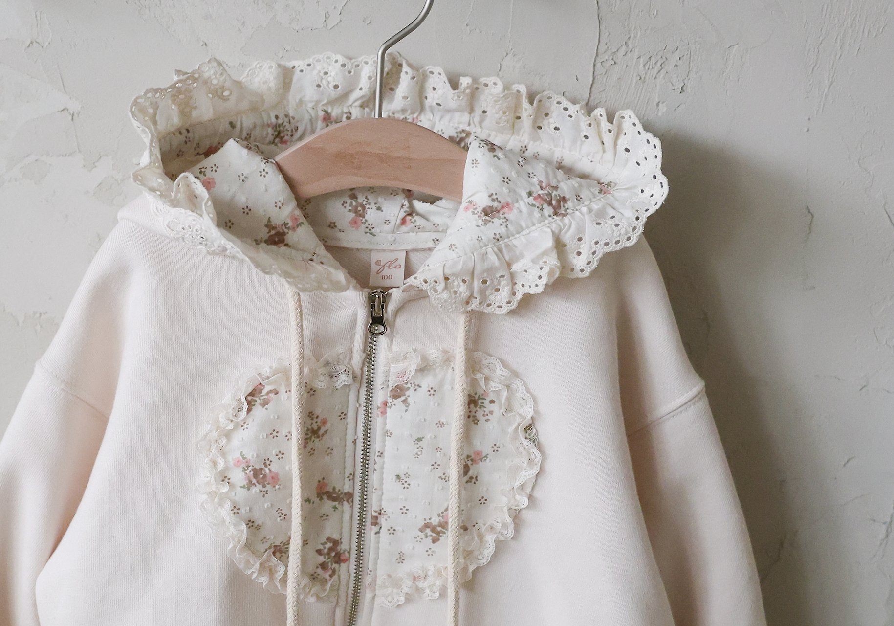 Flo | Heart ring hood JP