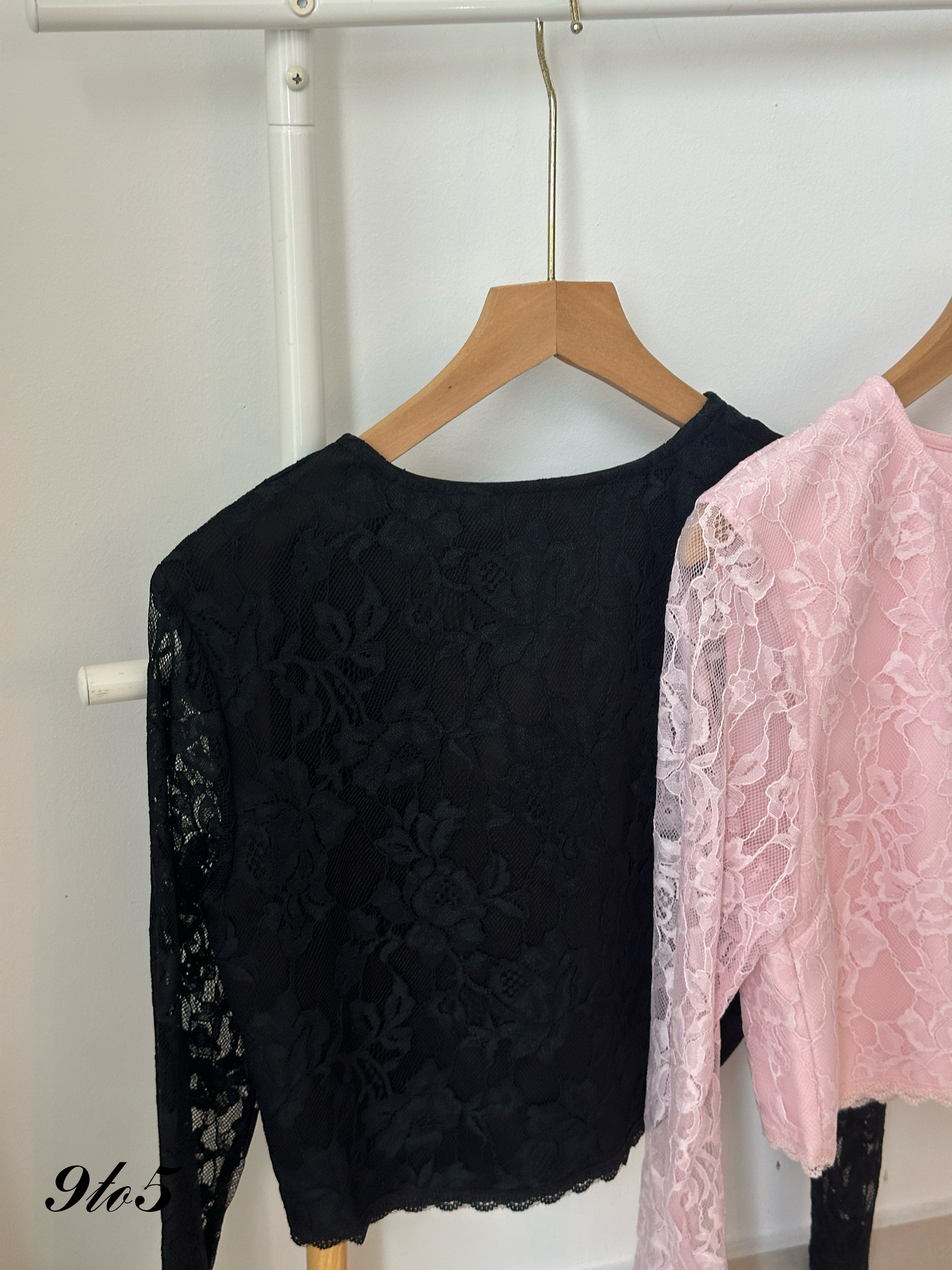 T4032 Cropped Long Sleeve Lace Top - 4 Colors