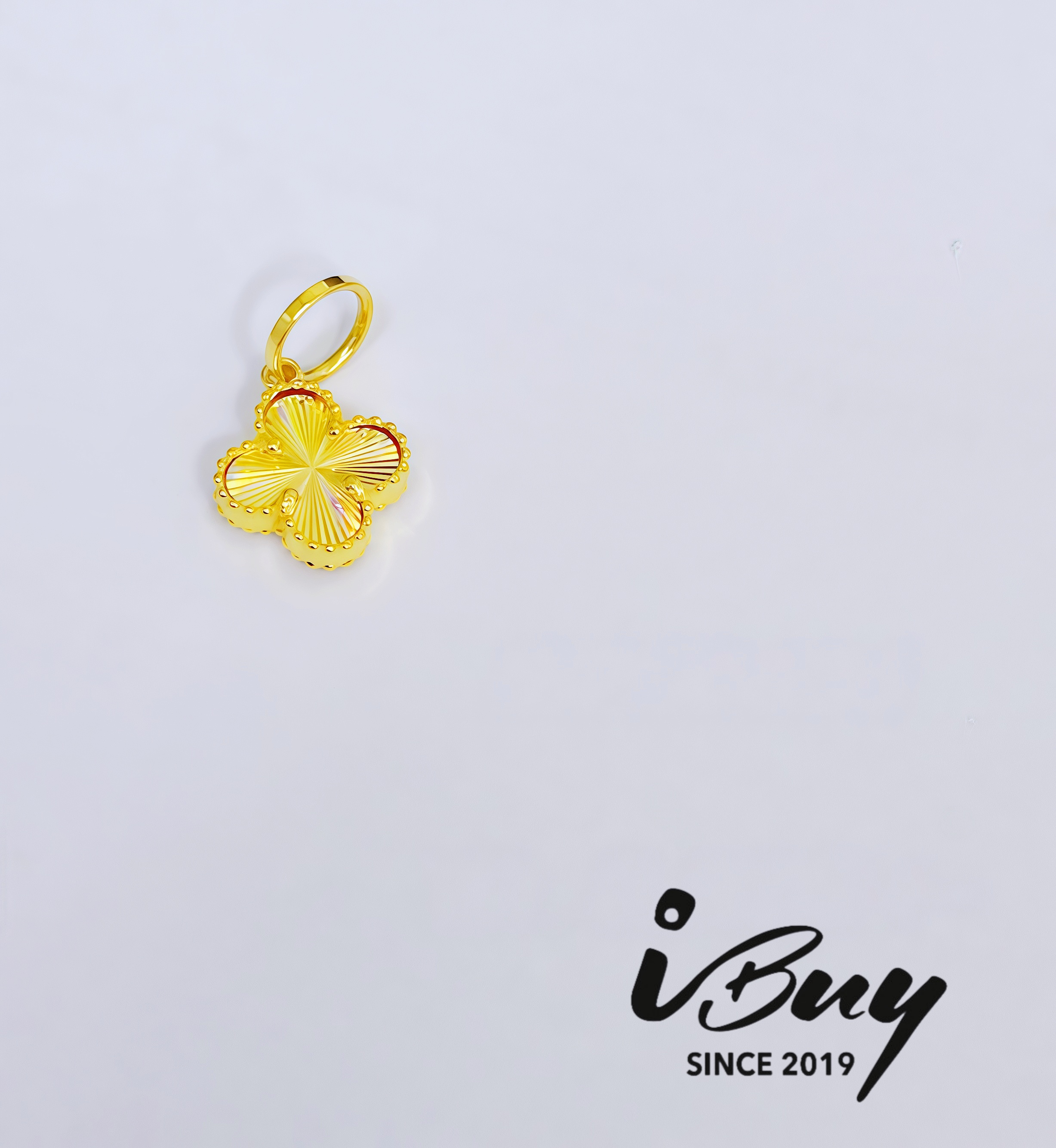 916 GOLD 8MM NORTHERN LIGHT VCA PENDANT 916 金 8MM极光四叶草吊坠