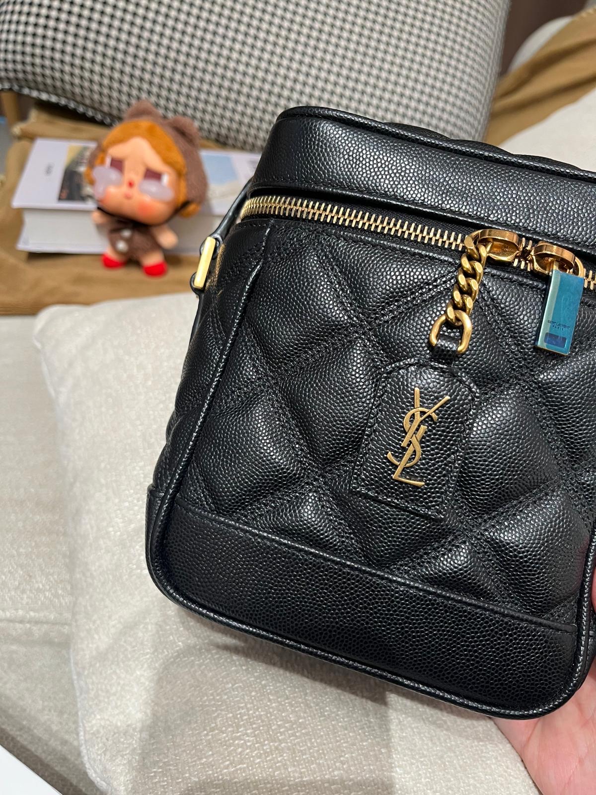 Ysl 80'S VANITY BAG IN CARRÉ-QUILTED GRAIN DE POUDRE EMBOSSED LEATHER 100%Authentic, 98%new ✅Dust bag