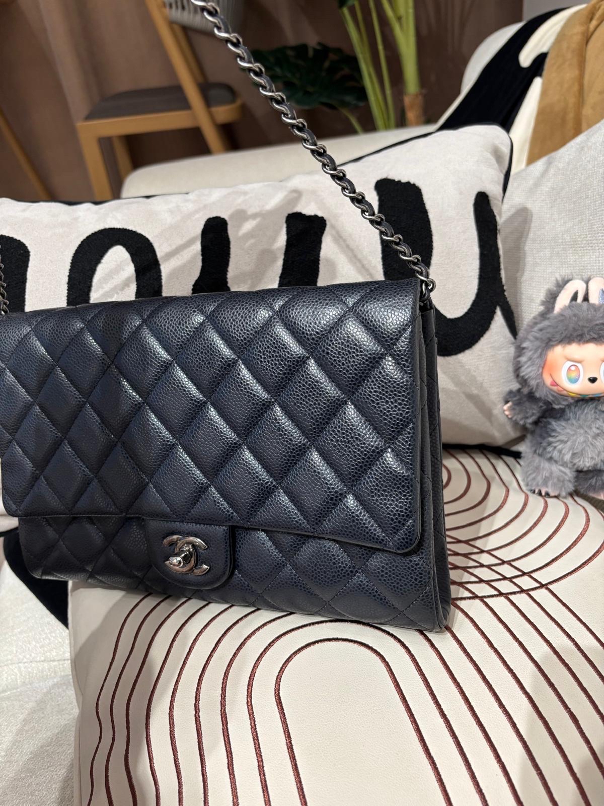 Chanel flap bag navy 荔枝牛皮 W27.5x18cm 100%Authentic ,95%new  ✅21 card✅dust bag✅盒 