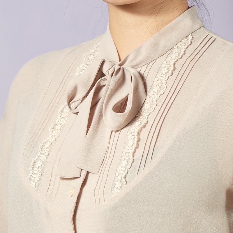Vintage Japanese Beige Chiffon Tie Collar Blouse Shirt with Lace Accent (MT1840-35)