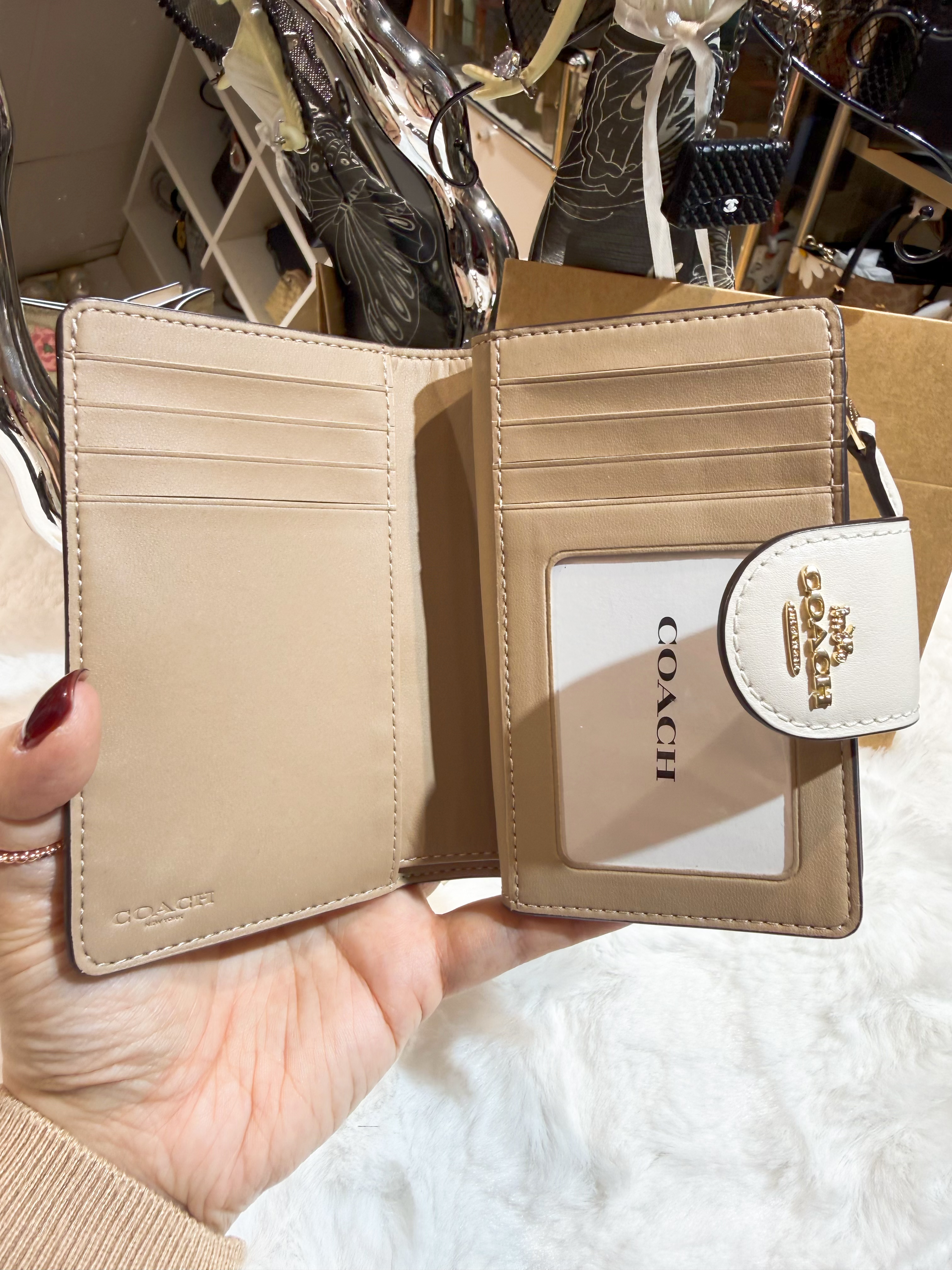 Coach medium wallet white/m/rose