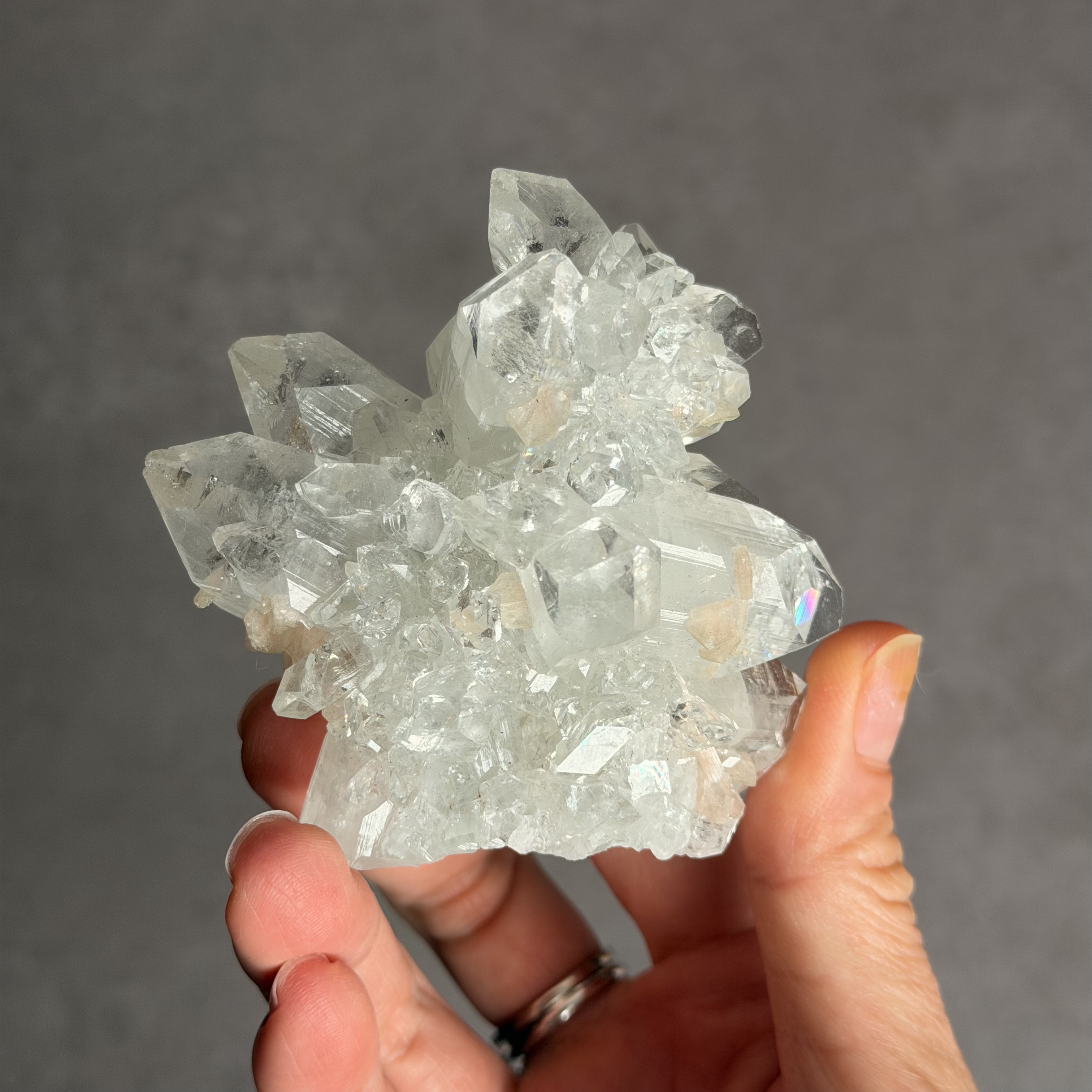 冰透裸鑽魚眼石