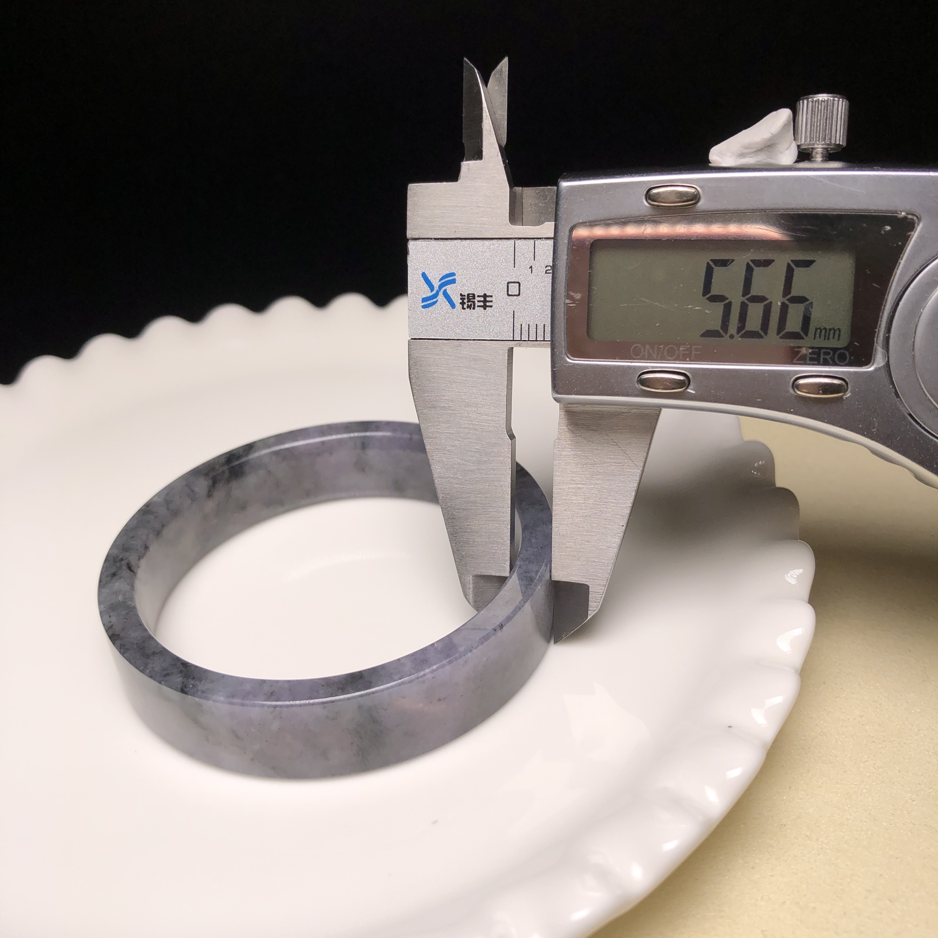 紫底烏雞山水方鐲52mm C06238