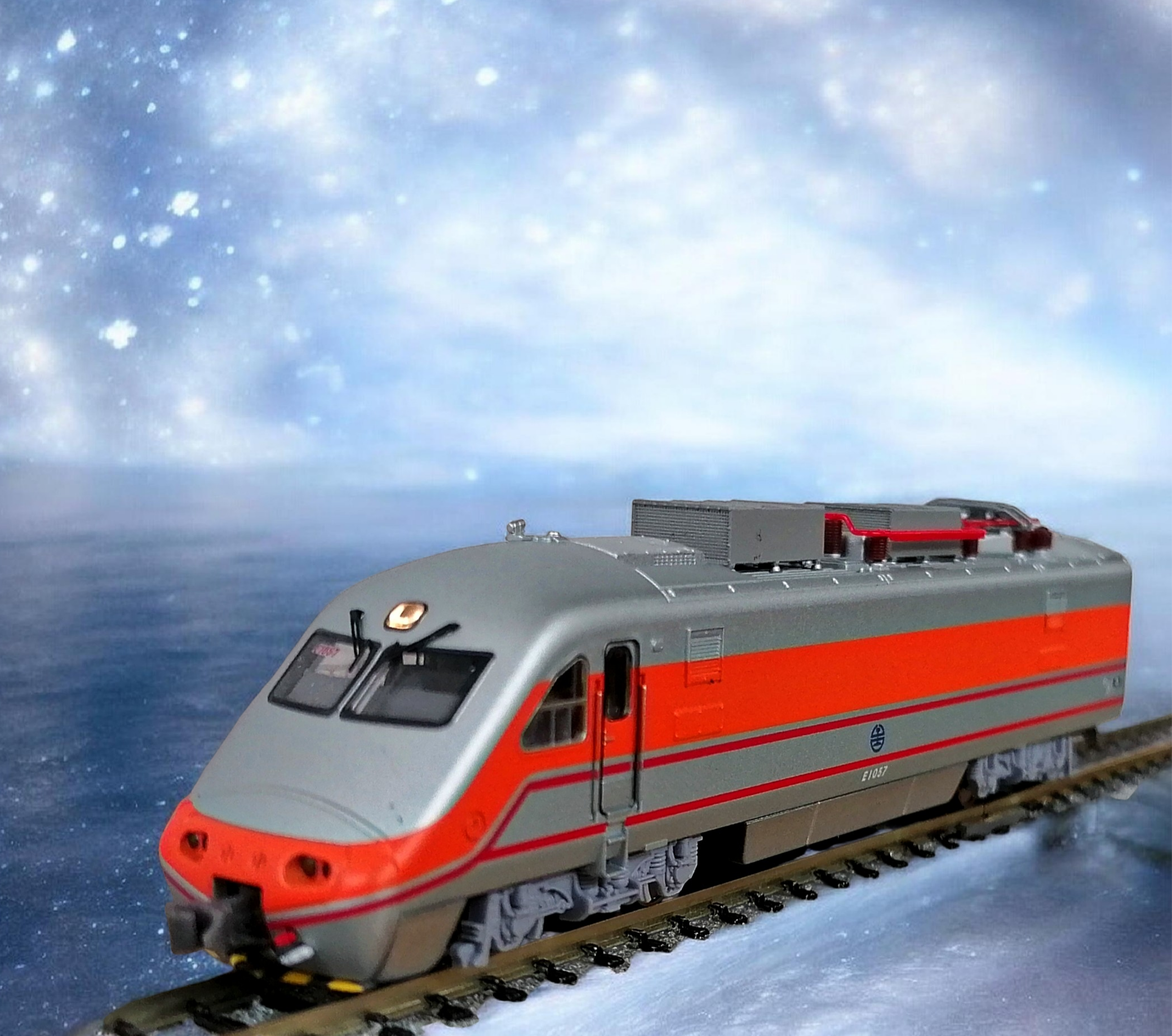 台鉄PP自強號列車 聲鐵雙車頭加四節車廂 N規