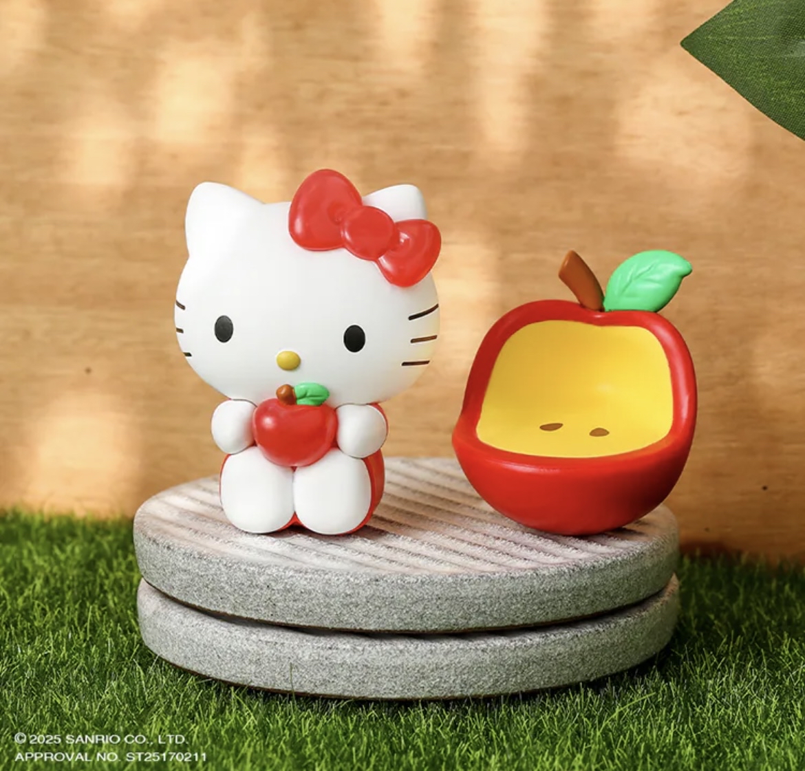 台灣預訂📍Hello Kitty蘋果造型擺設盲盒