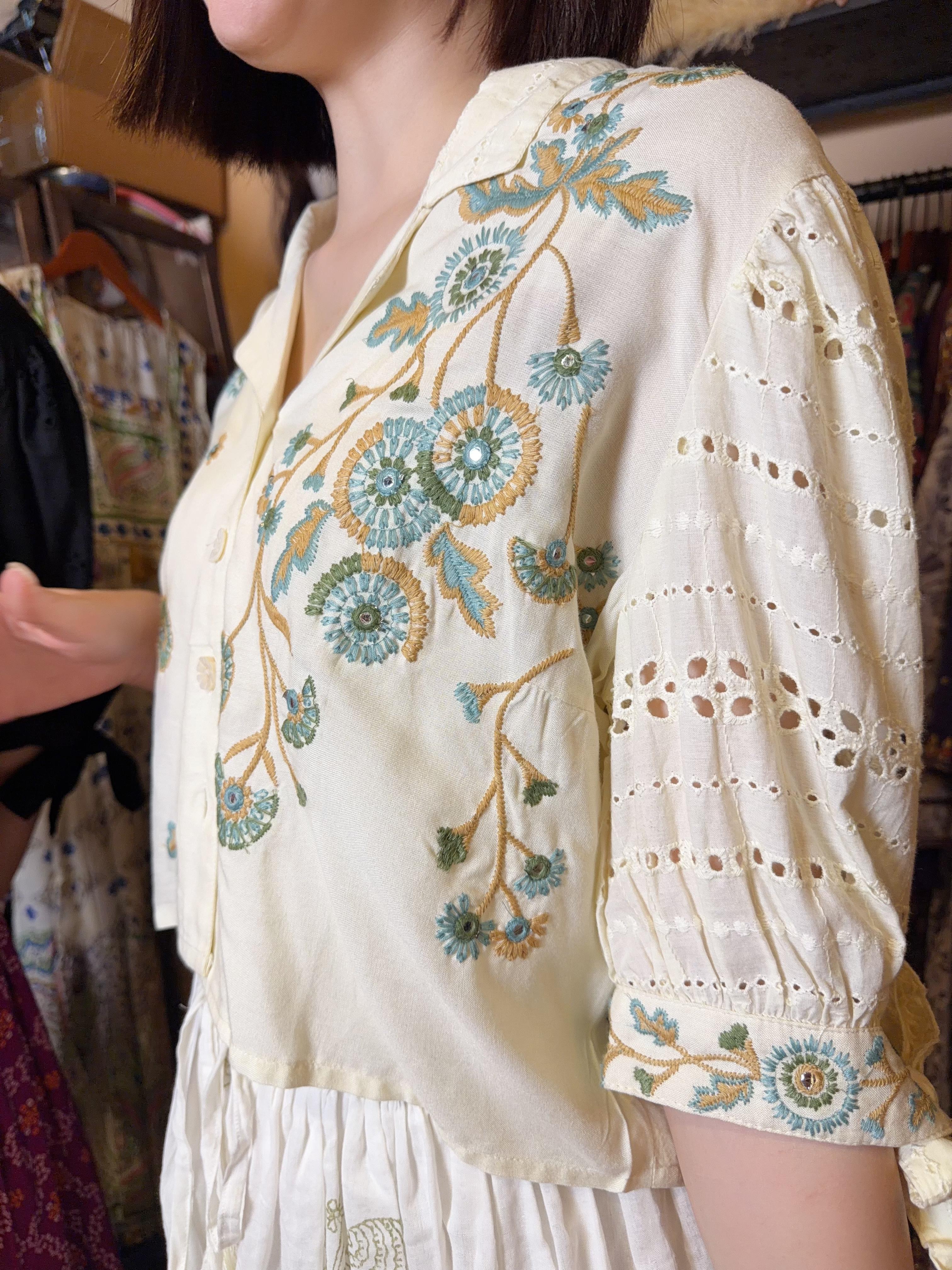 Milky Beige Emb. 2-way Top with Lace Sleeve #1146