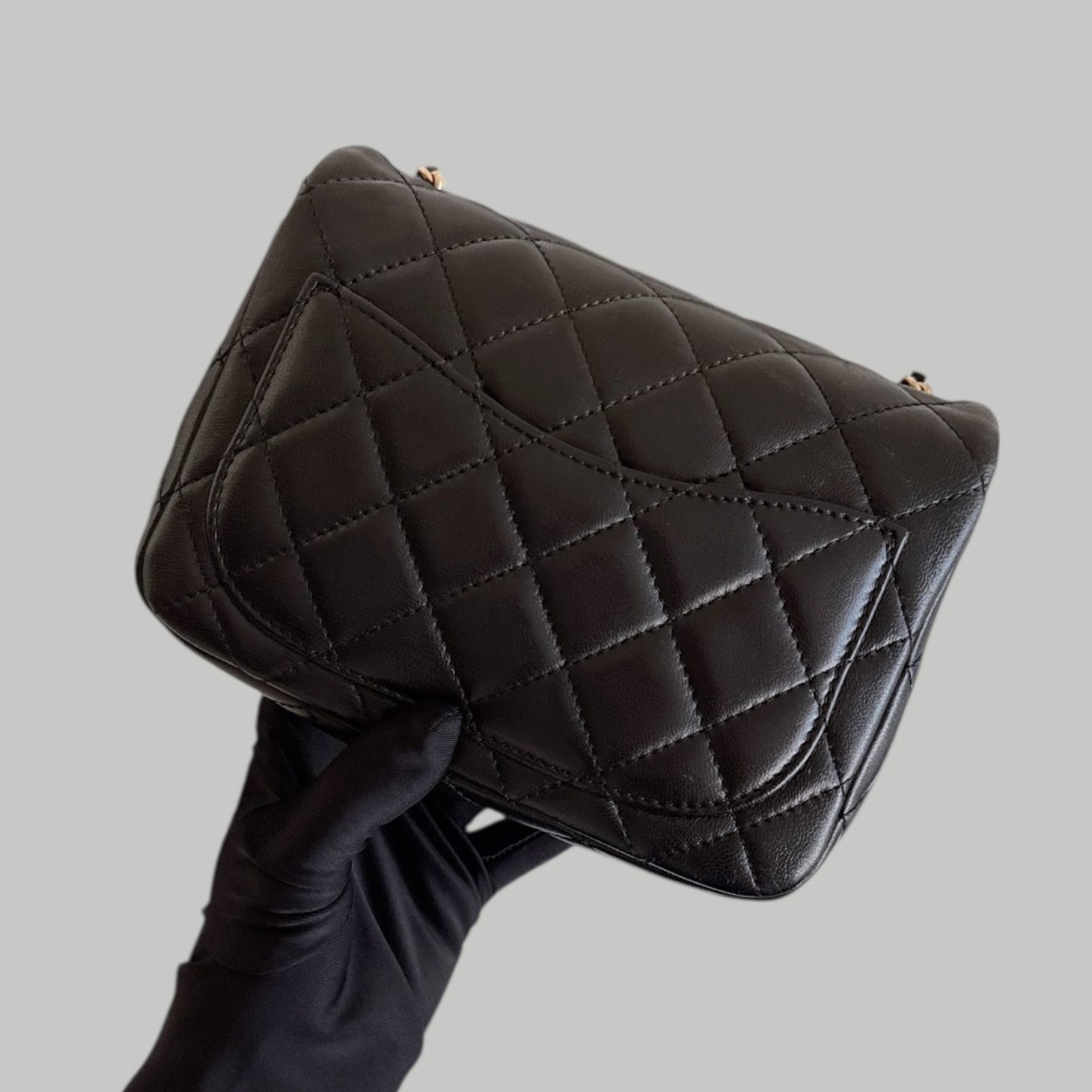 Chanel Lambskin 方胖金球