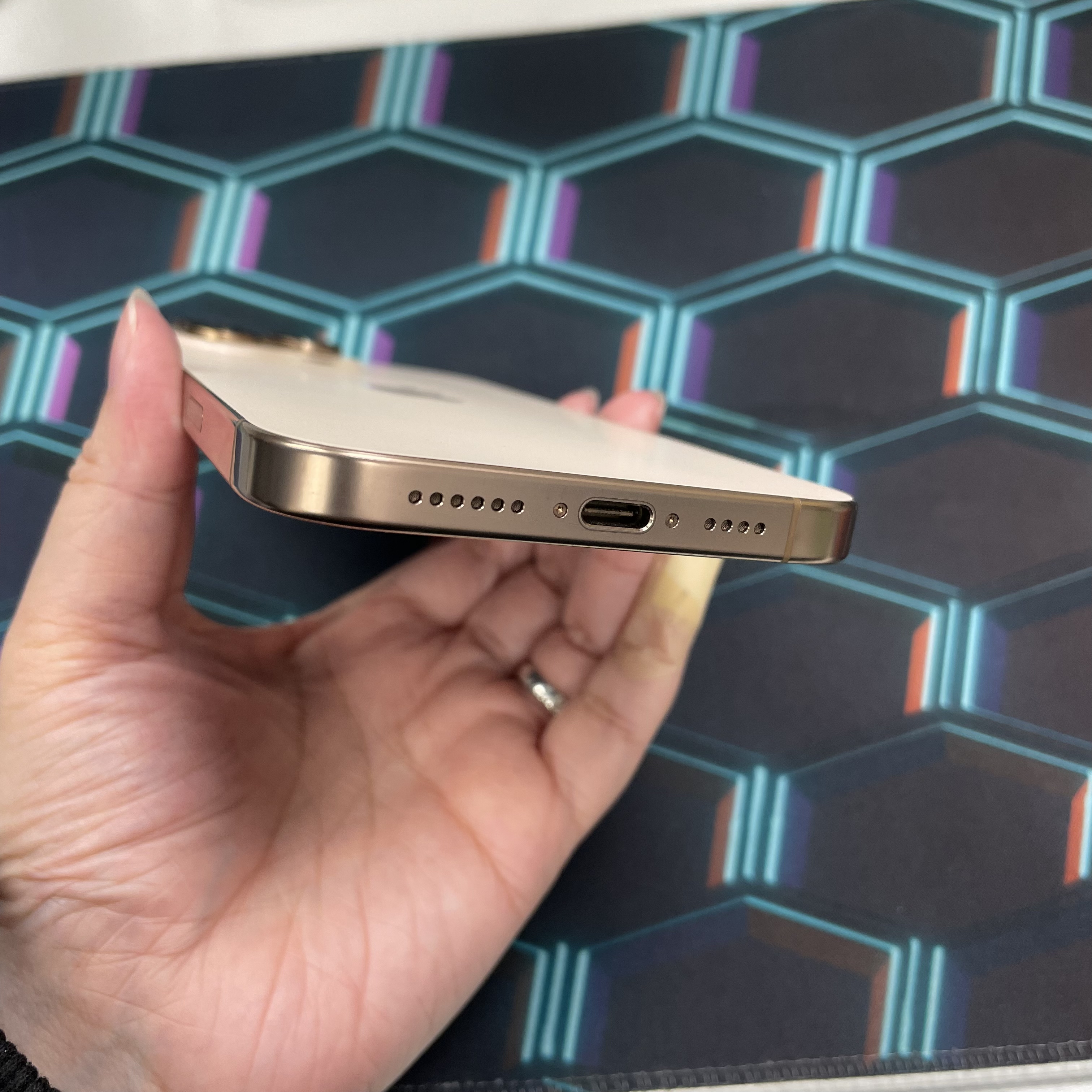 *6081 16 Promax 勁靚機 512GB 電94 沙色 gold