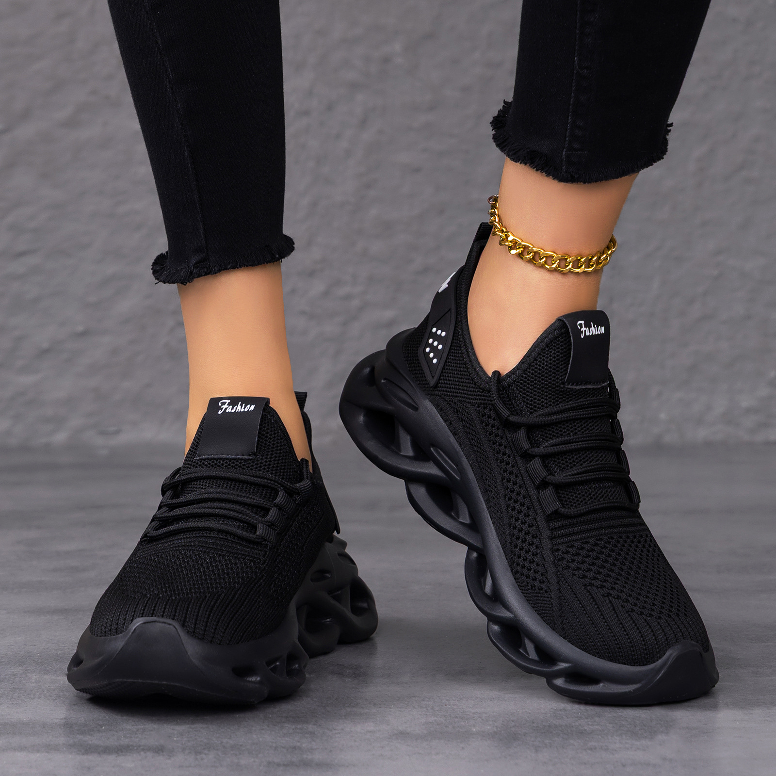 $98對。2對起$90對,​👟【快閃激減】行足全日都唔攰！超輕量「刀鋒」波浪底飛織波鞋 🌊