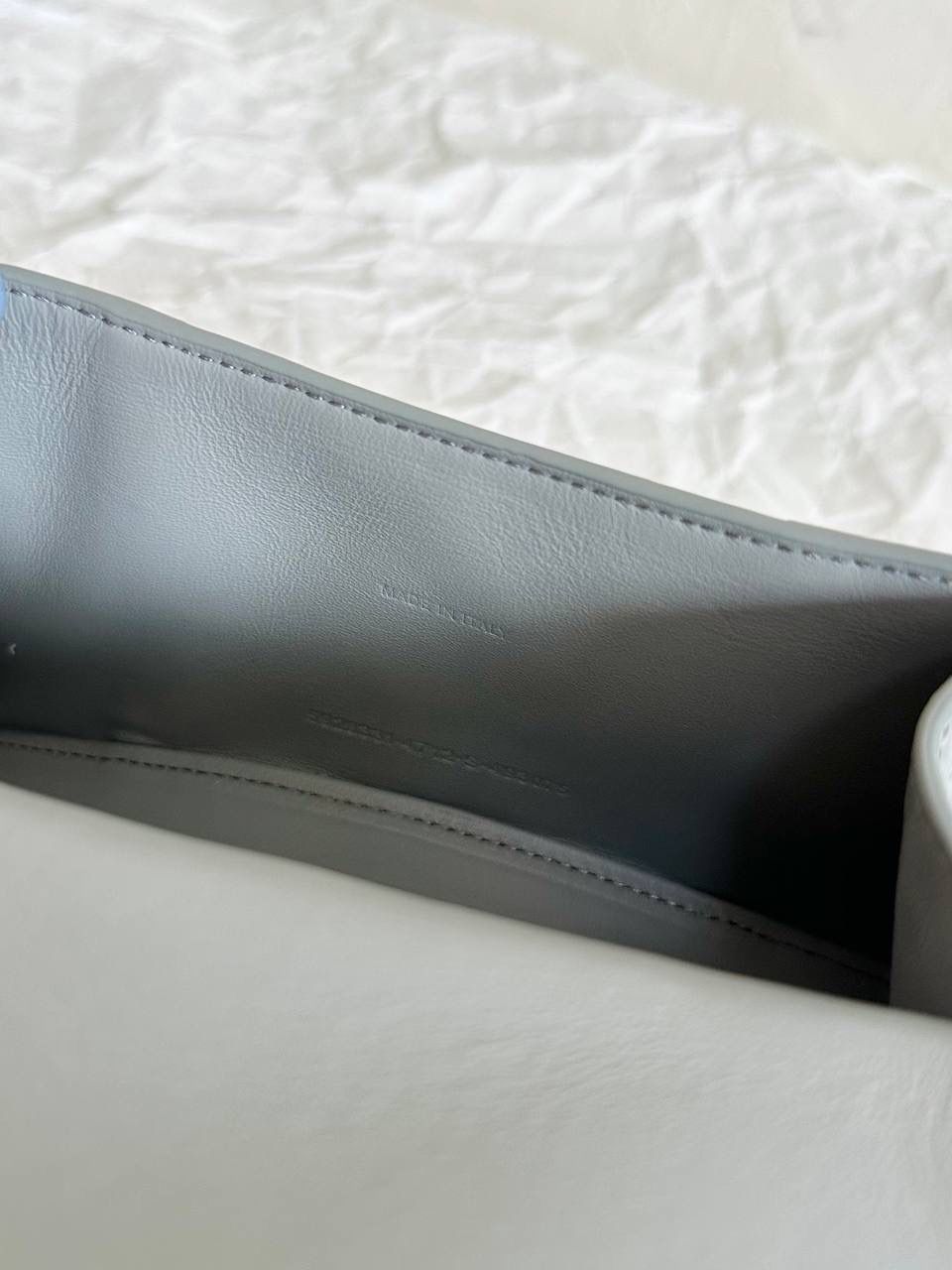 经典款🔥鳄鱼纹灰色加小号XS/19cm👽 hourglass沙漏包【正品级】 1.最新包型➕细节 2.唯一正确的圆形手柄 3.全网独家正确版官网包装 (非市场版本，礼品盒/说明说/吊牌/织带/防尘袋/礼品袋，均拿ZP开发对版⚠️) XS：19×13×8cm592833m S：23×15×10cm593546m