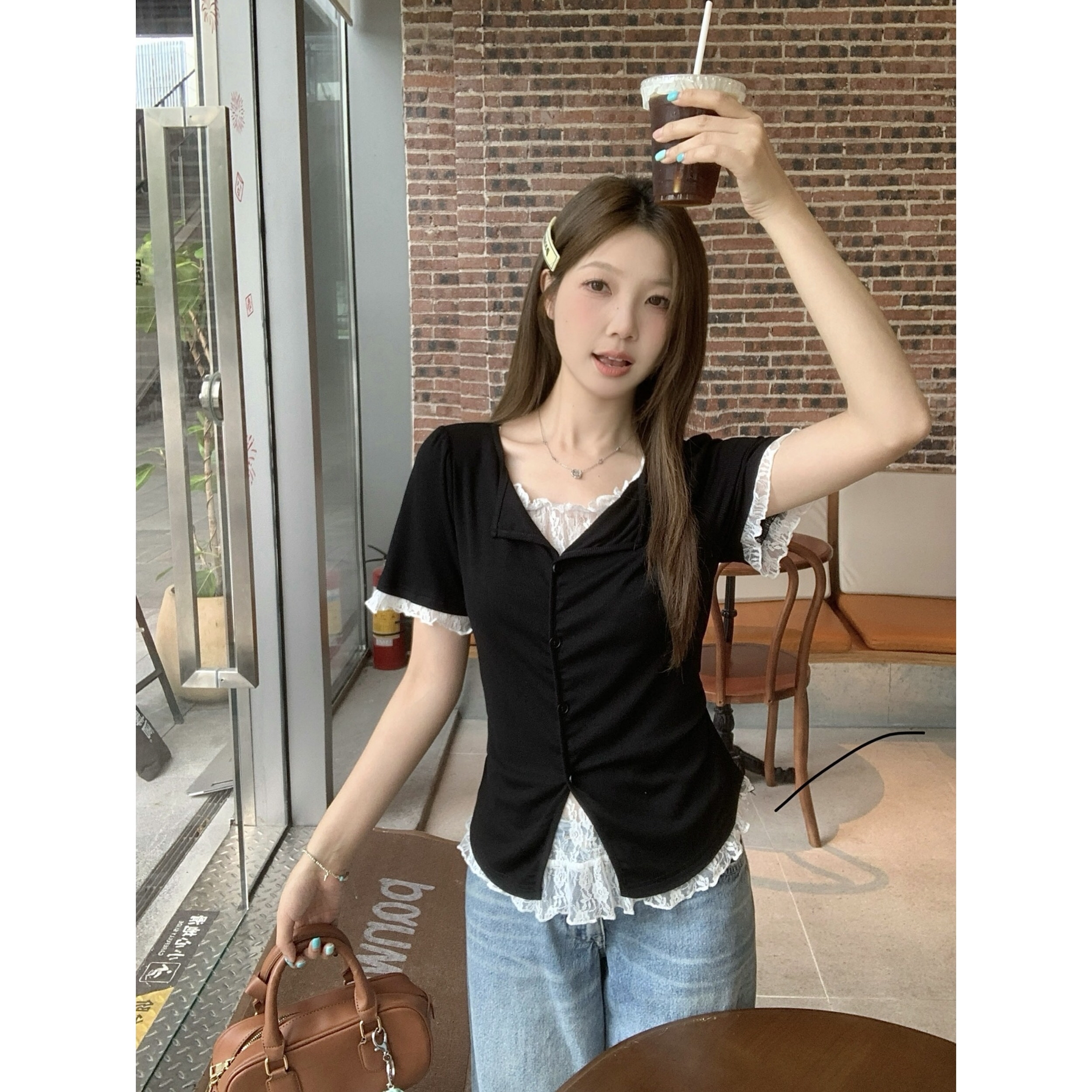 B155(64581) 韩系甜美风假两件拼接里白蕾丝透黑白上衣