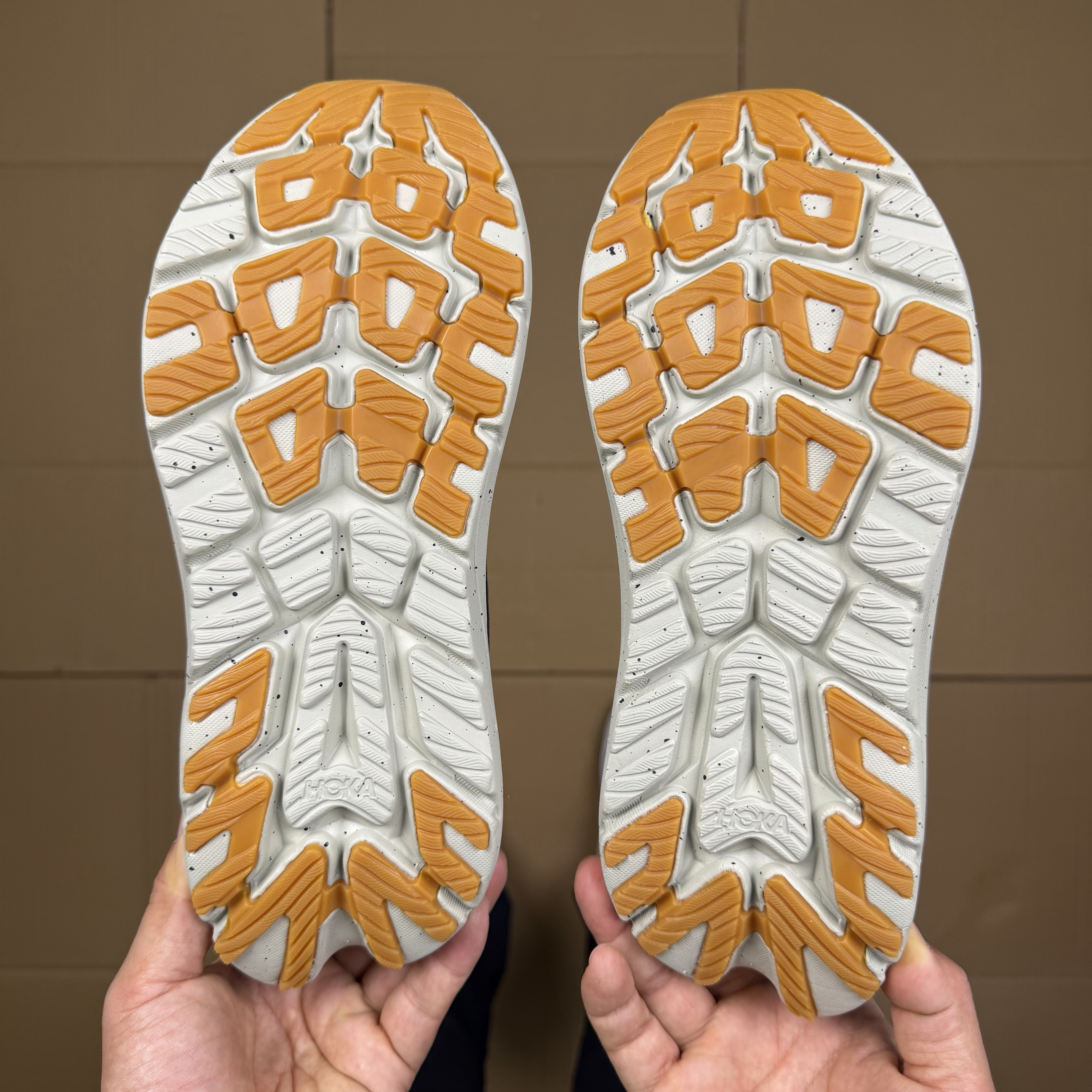 Hoka One One Kawaha 2